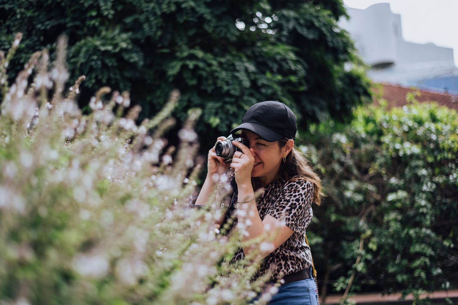 Student learning beginner photography by taking photos of bees - Zara King Photography, Sydney Australia