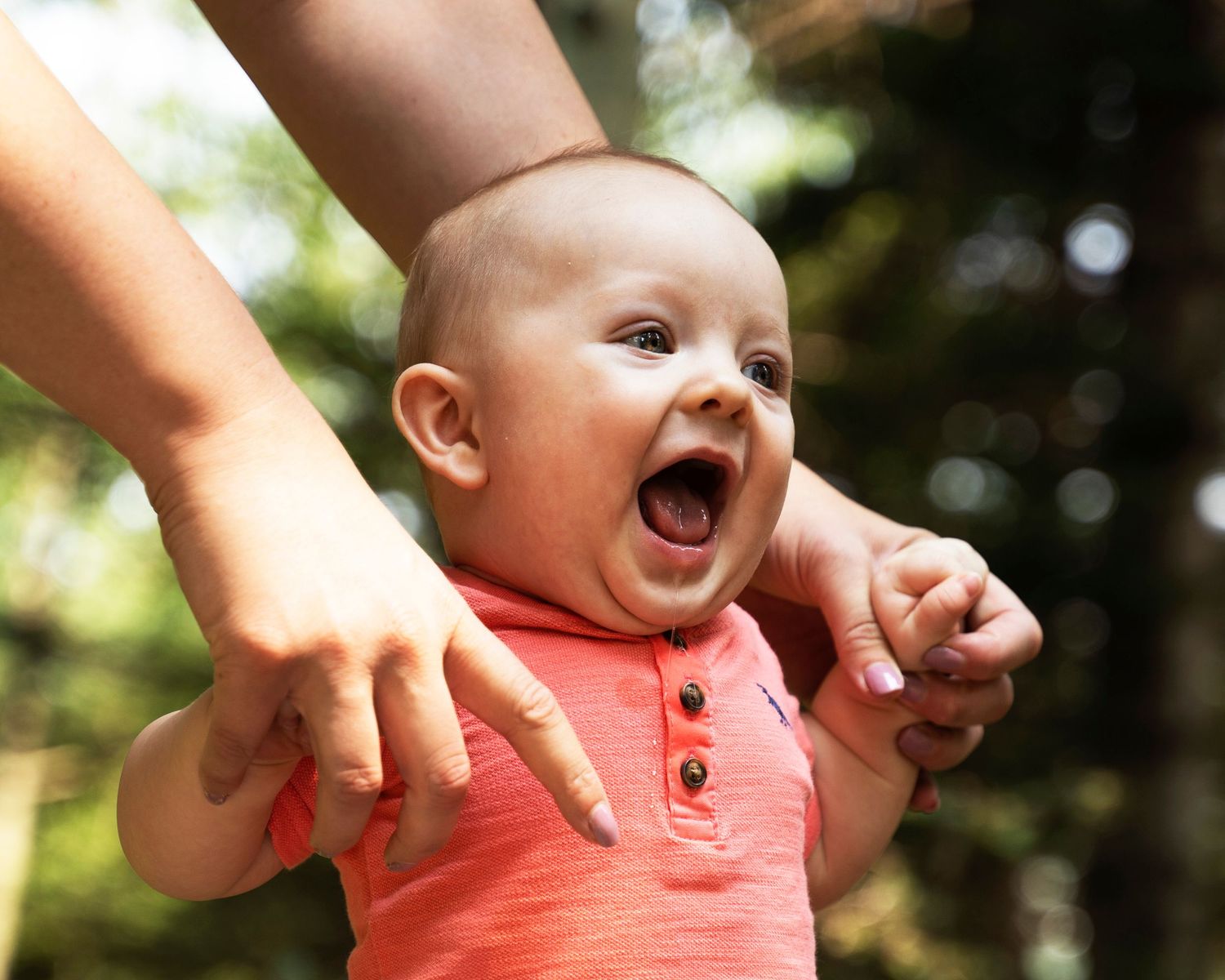 Austin Texas and Denver Colorado family photographer photographing in the outdoors.
