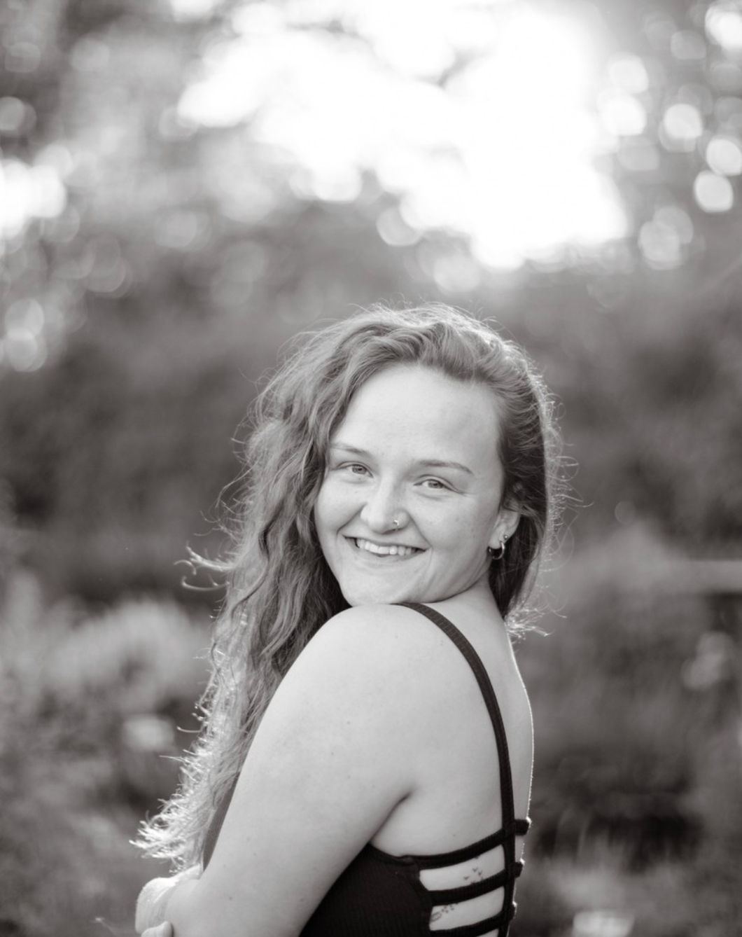 Two people photographed by Zoe Lauren Photography