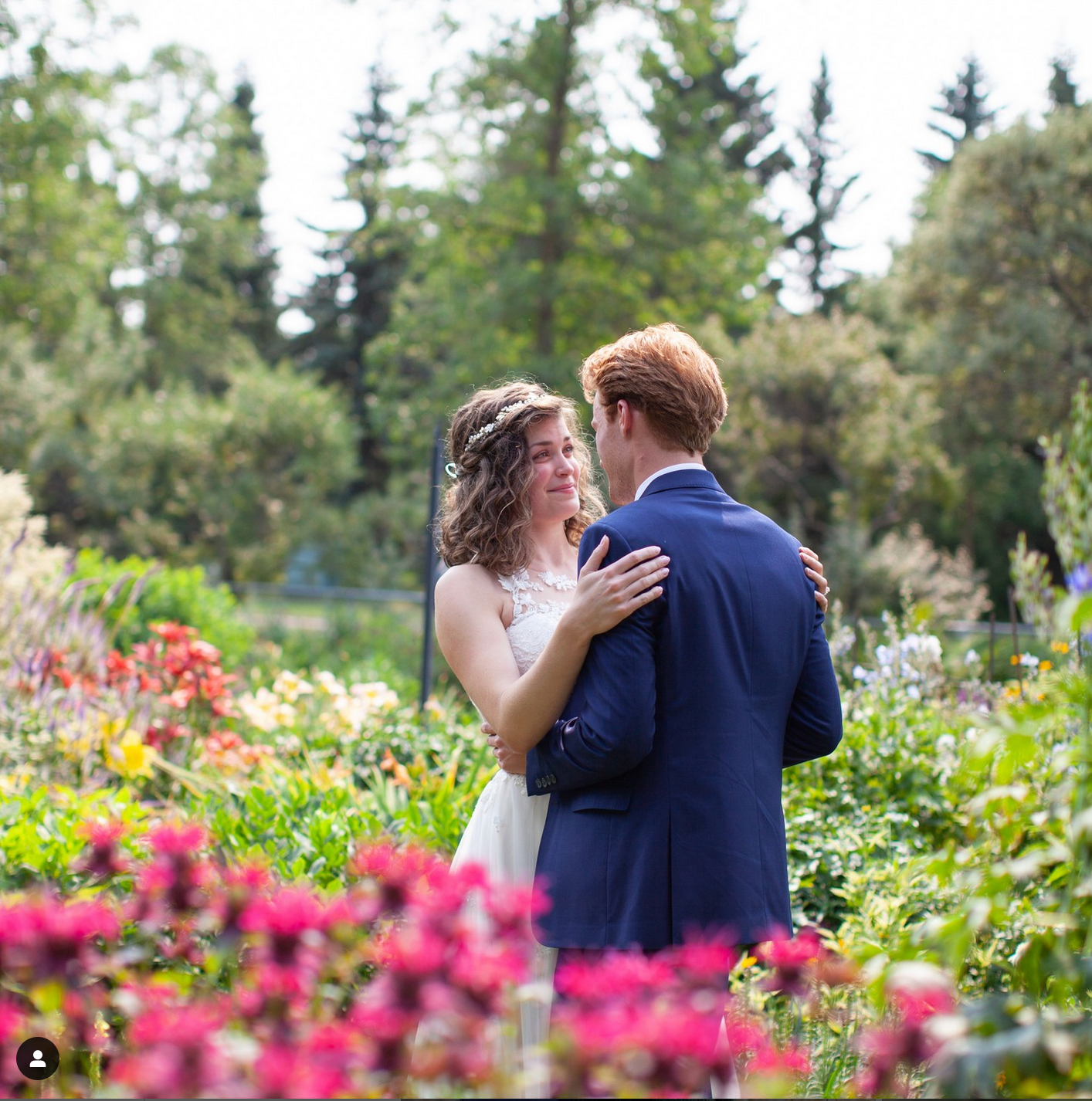 Two people photographed by Zoe Lauren Photography