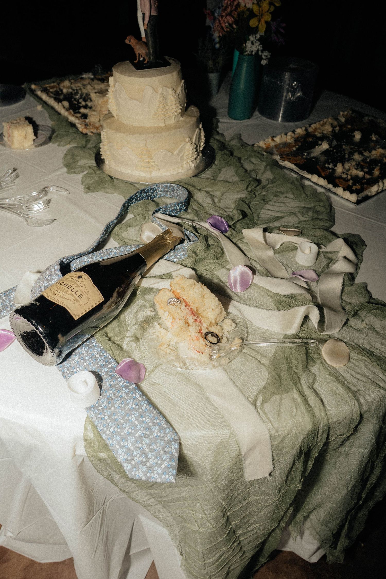 Weddingphotos taken by Kaitlyn Fleming Photography at The Springs Wedding Venue in Aubrey, TX.