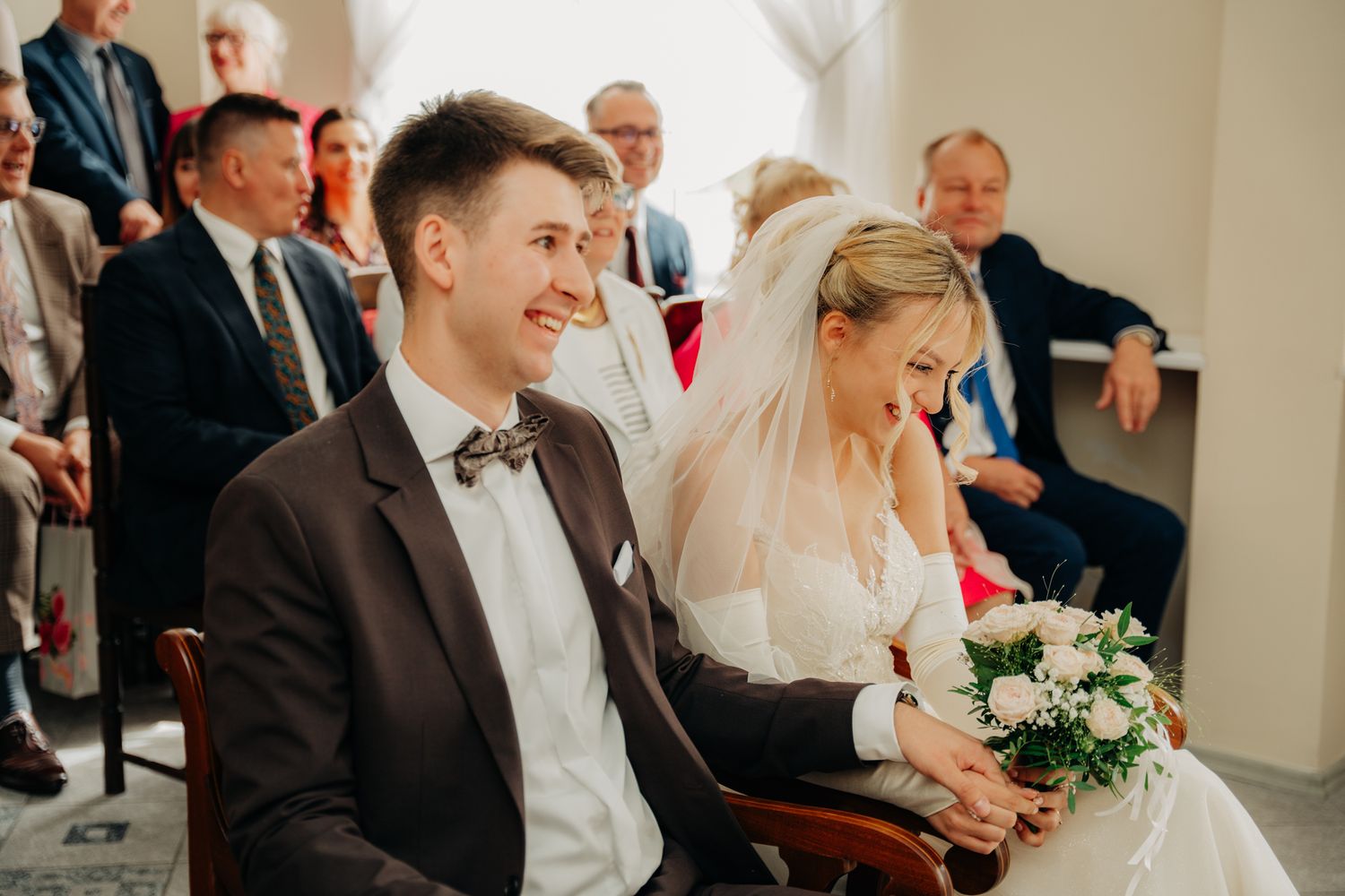 Emocjonalna fotografia ślubna – moment przysięgi, radość, wzruszenie i miłość. Reportaż ślubny, który zatrzymuje najpiękniejsze chwile