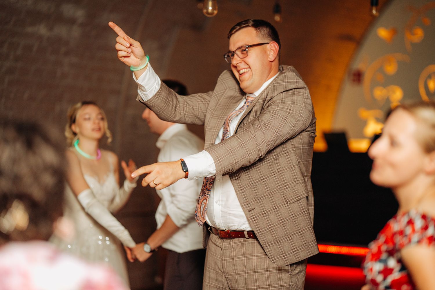 Emocjonalna fotografia ślubna – moment przysięgi, radość, wzruszenie i miłość. Reportaż ślubny, który zatrzymuje najpiękniejsze chwile