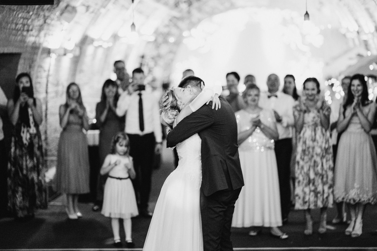 Profesjonalna fotografia portretowa – naturalne światło, autentyczność i piękno w prostocie. Indywidualna sesja, która podkreśla wyjątkowość