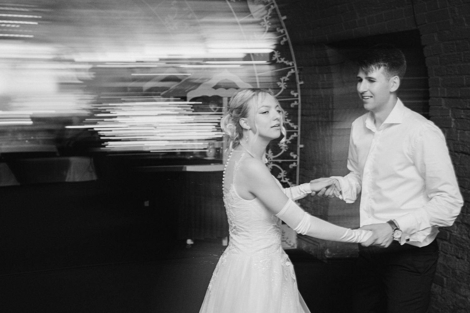 Emocjonalna fotografia ślubna – moment przysięgi, radość, wzruszenie i miłość. Reportaż ślubny, który zatrzymuje najpiękniejsze chwile