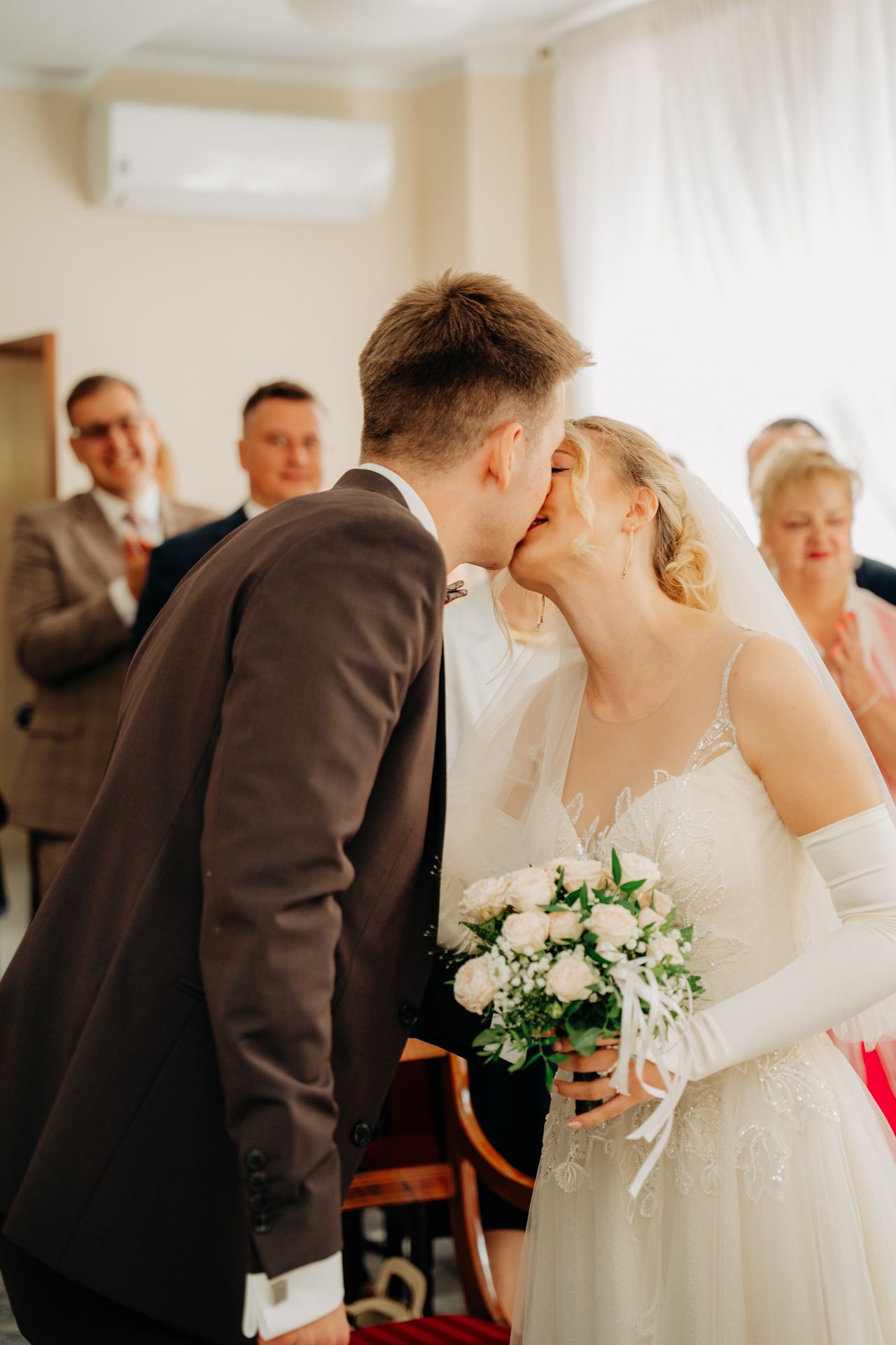 Emocjonalna fotografia ślubna – moment przysięgi, radość, wzruszenie i miłość. Reportaż ślubny, który zatrzymuje najpiękniejsze chwile