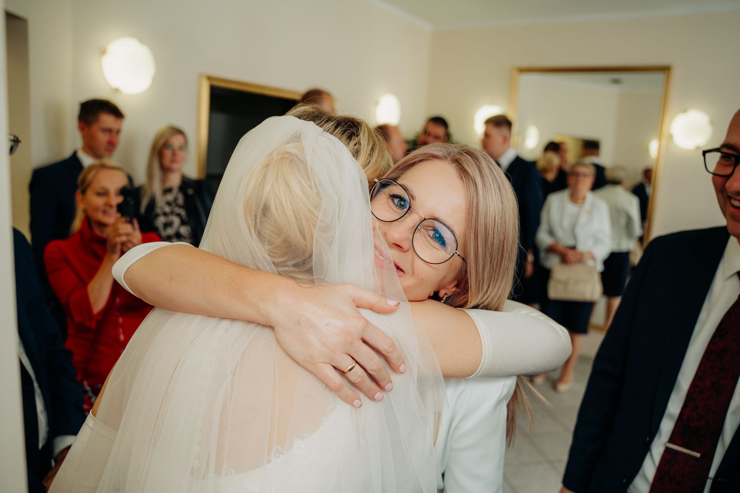 Emocjonalna fotografia ślubna – moment przysięgi, radość, wzruszenie i miłość. Reportaż ślubny, który zatrzymuje najpiękniejsze chwile