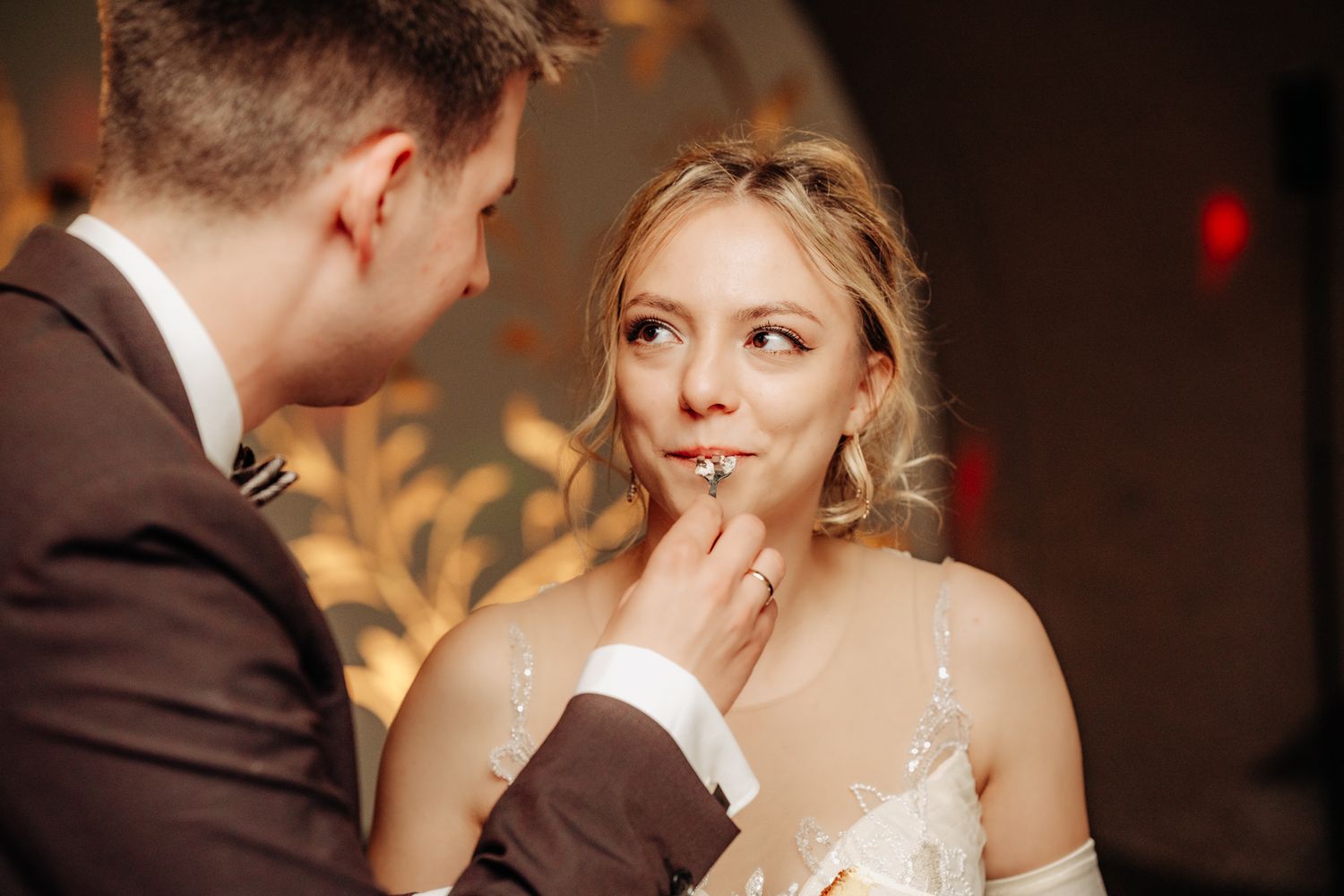Profesjonalna fotografia portretowa – naturalne światło, autentyczność i piękno w prostocie. Indywidualna sesja, która podkreśla wyjątkowość