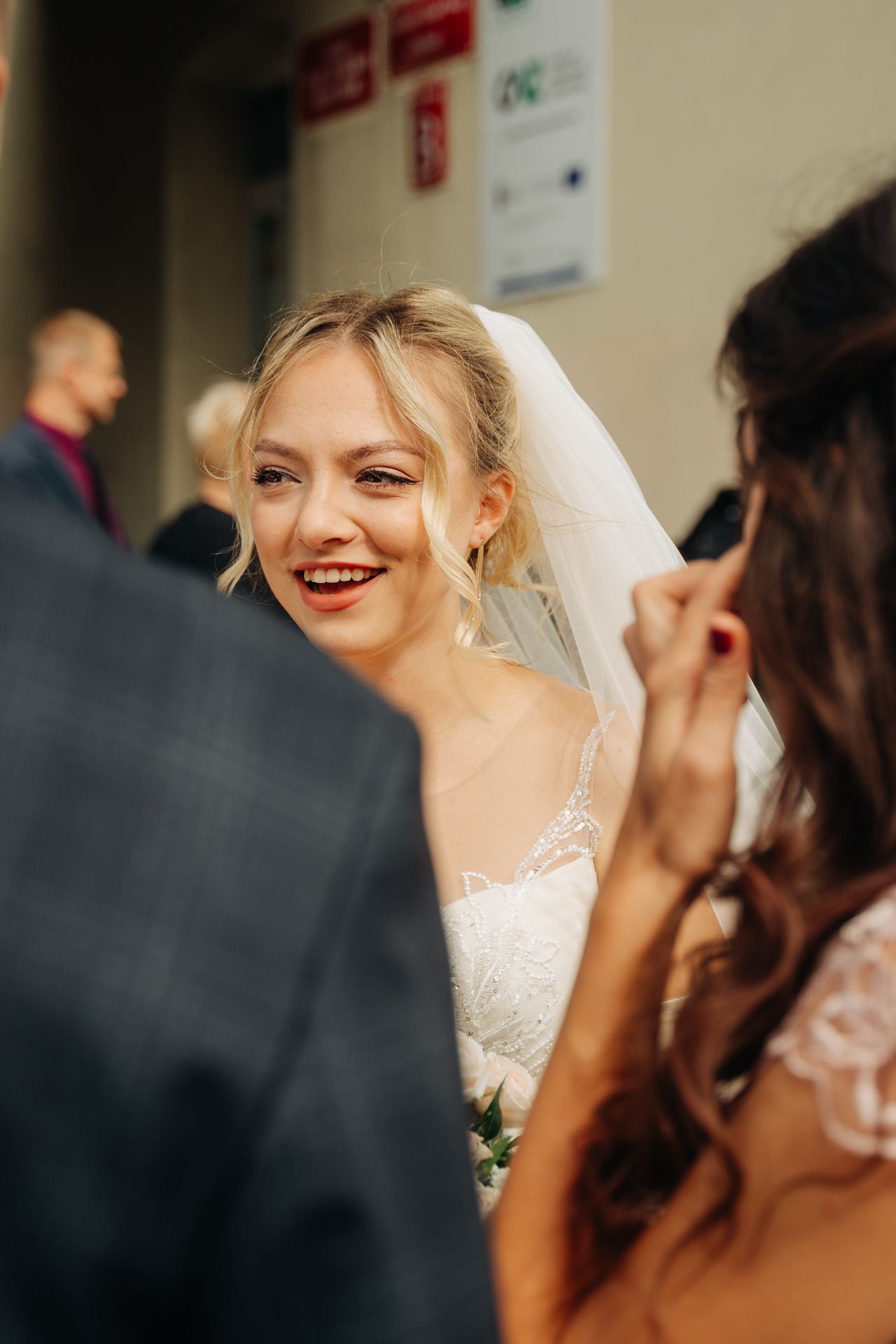Emocjonalna fotografia ślubna – moment przysięgi, radość, wzruszenie i miłość. Reportaż ślubny, który zatrzymuje najpiękniejsze chwile