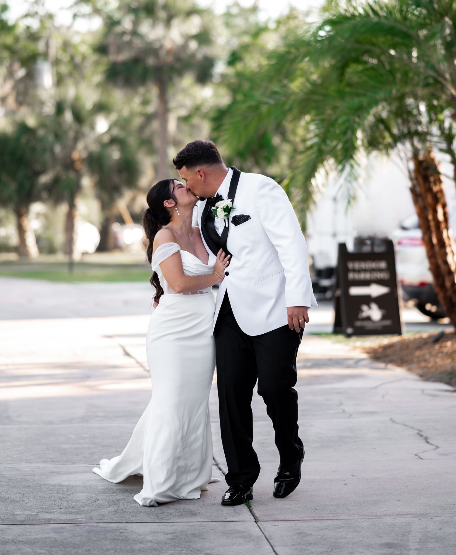 Luxury wedding photography at The Howey Mansion by Central Florida luxury wedding photographers.