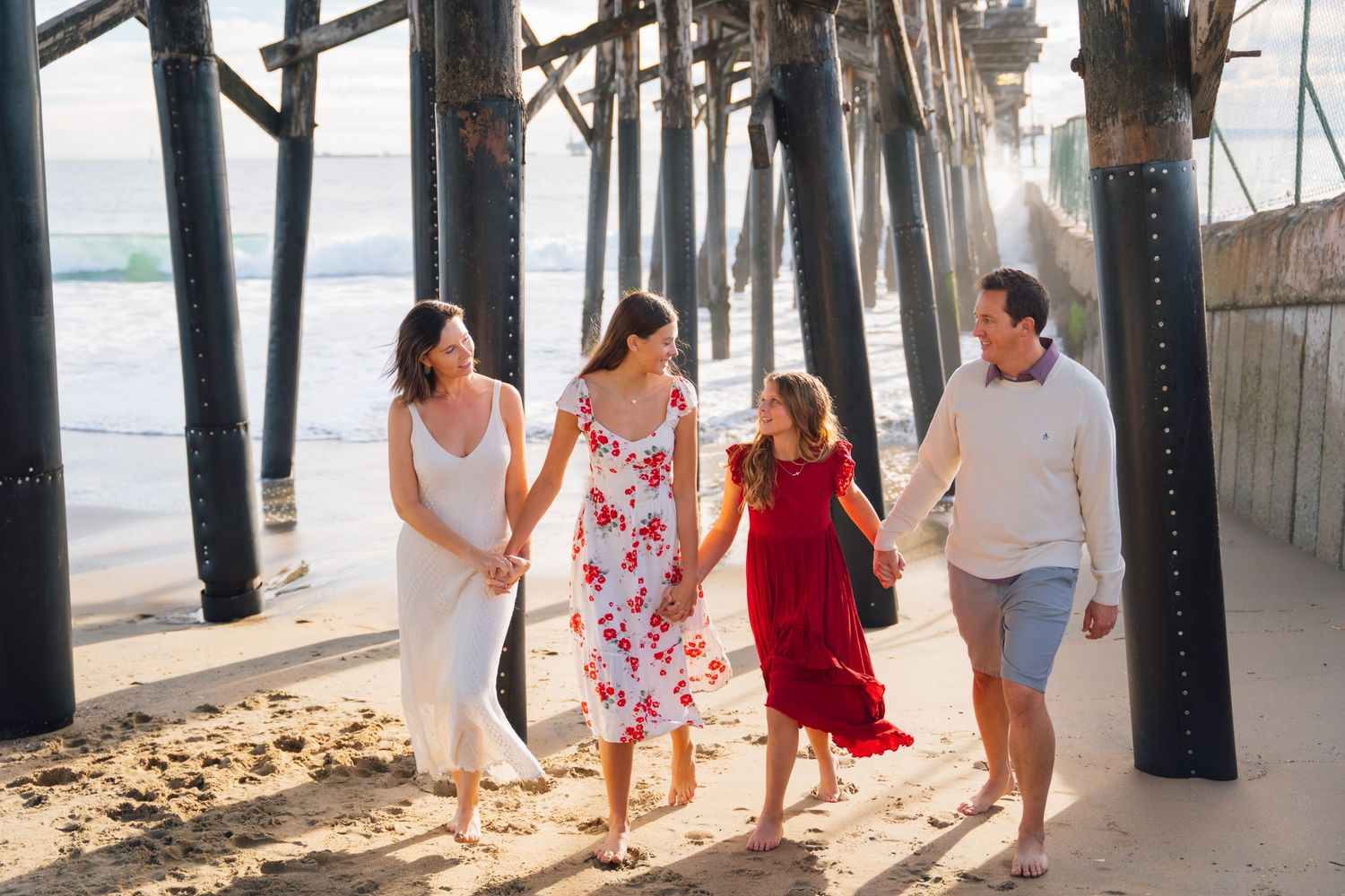Golden-hour family, couples, senior, and elopement photography in California, Colorado, Hawaii, and Idaho.