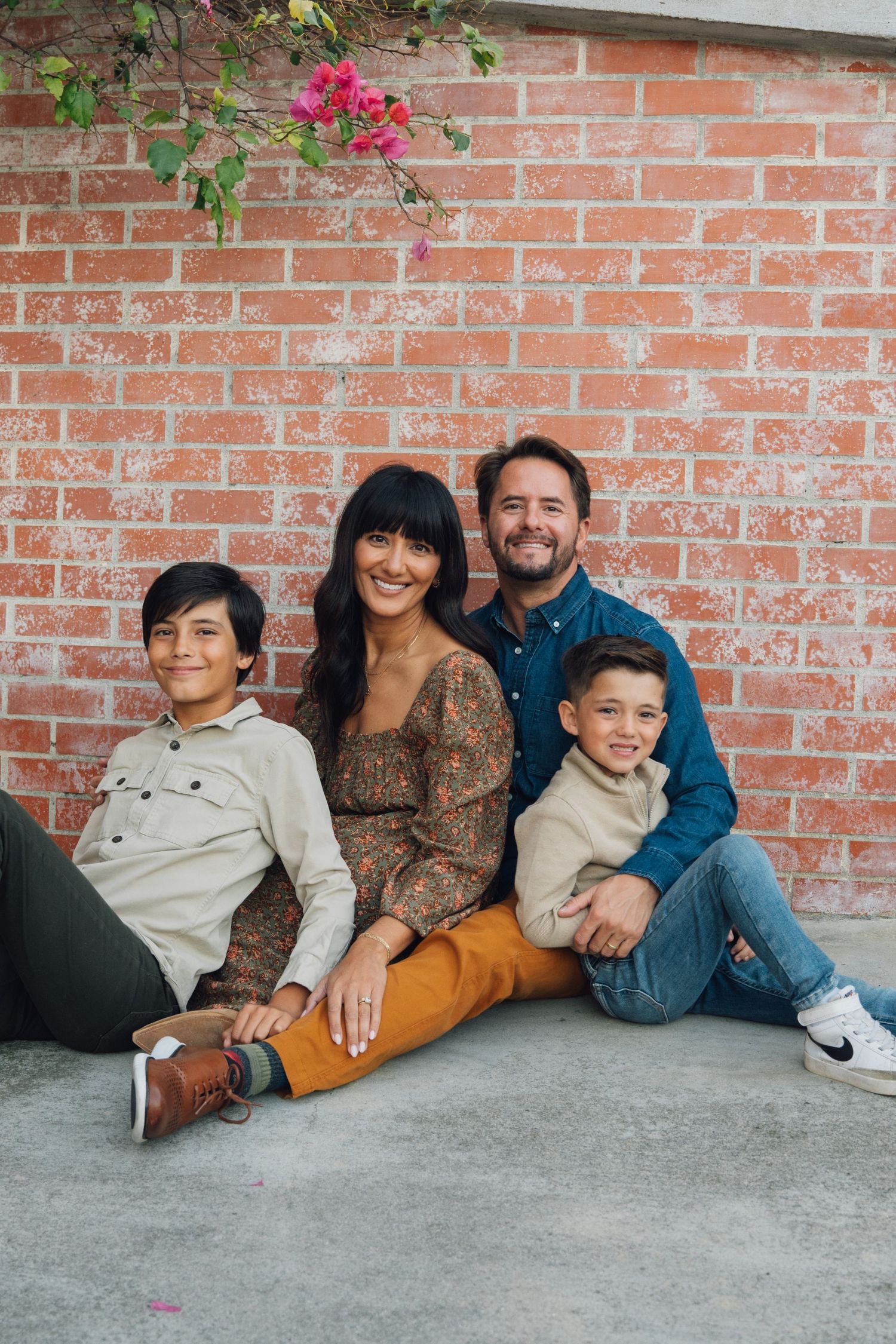 Golden-hour family, couples, senior, and elopement photography in California, Colorado, Hawaii, and Idaho.