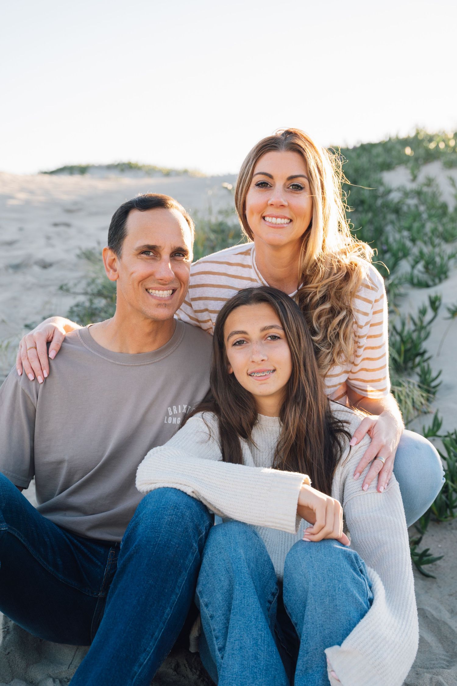 Golden-hour family, couples, senior, and elopement photography in California, Colorado, Hawaii, and Idaho.
