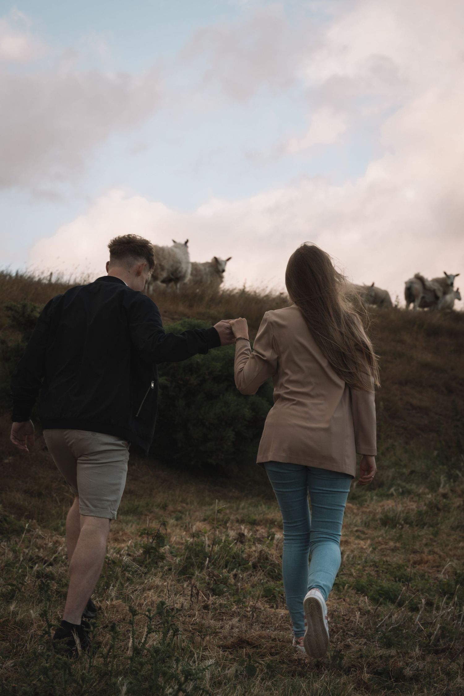 Relaxed couples shoot in the Scottish Highlands