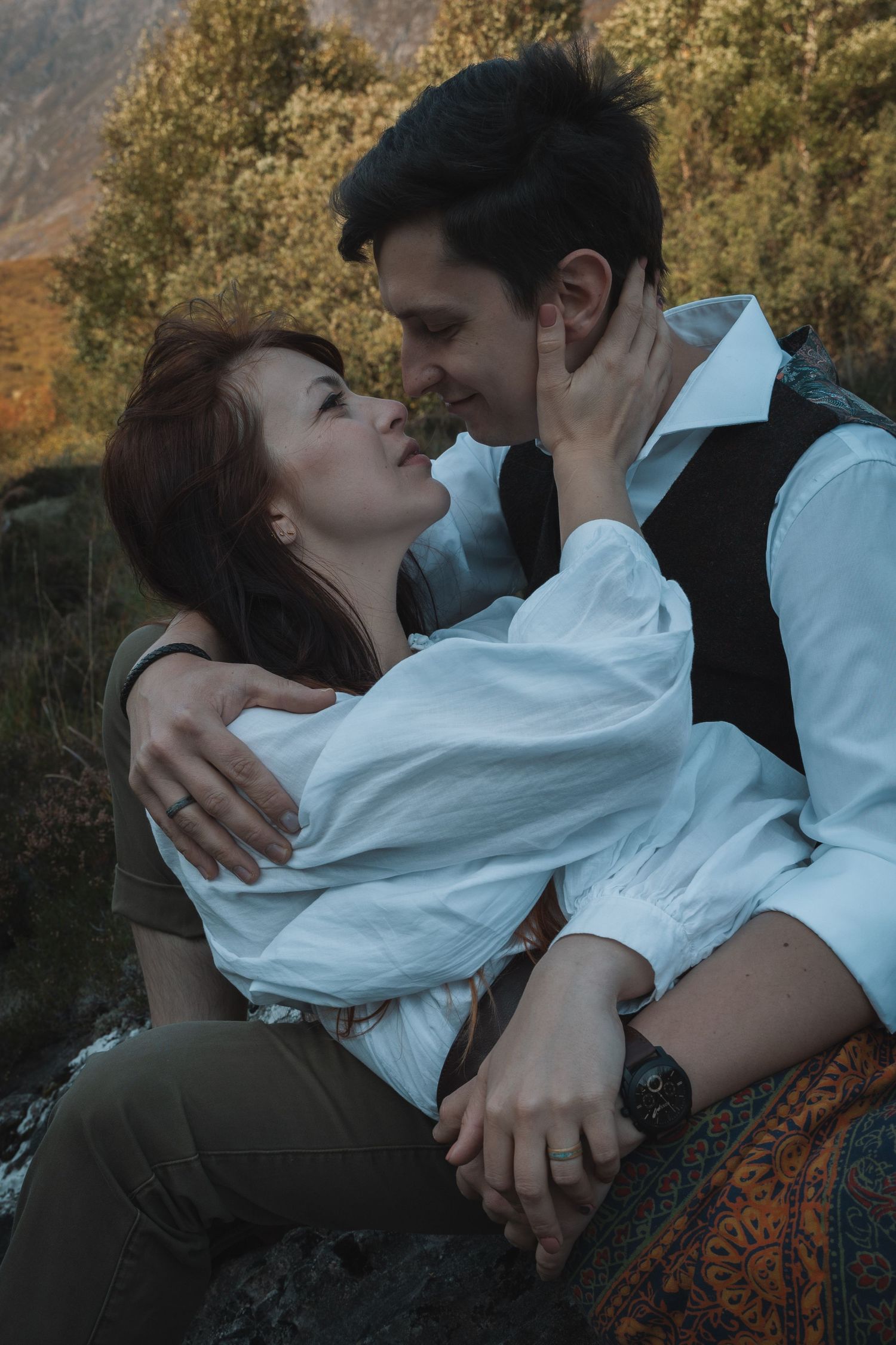 romantic outdoor shoot glencoe
