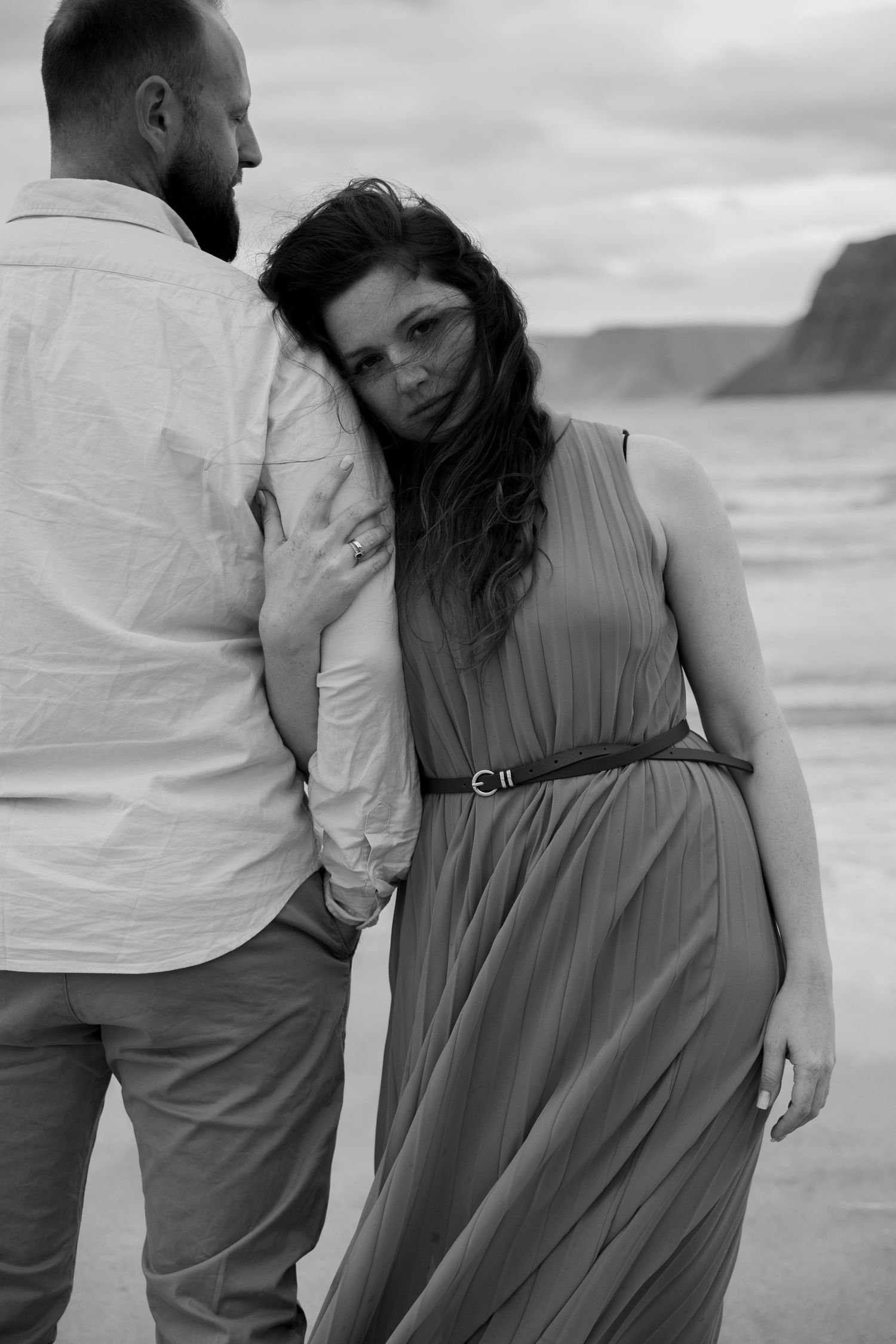 Romantic moment between couple at Iceland’s dramatic fjords