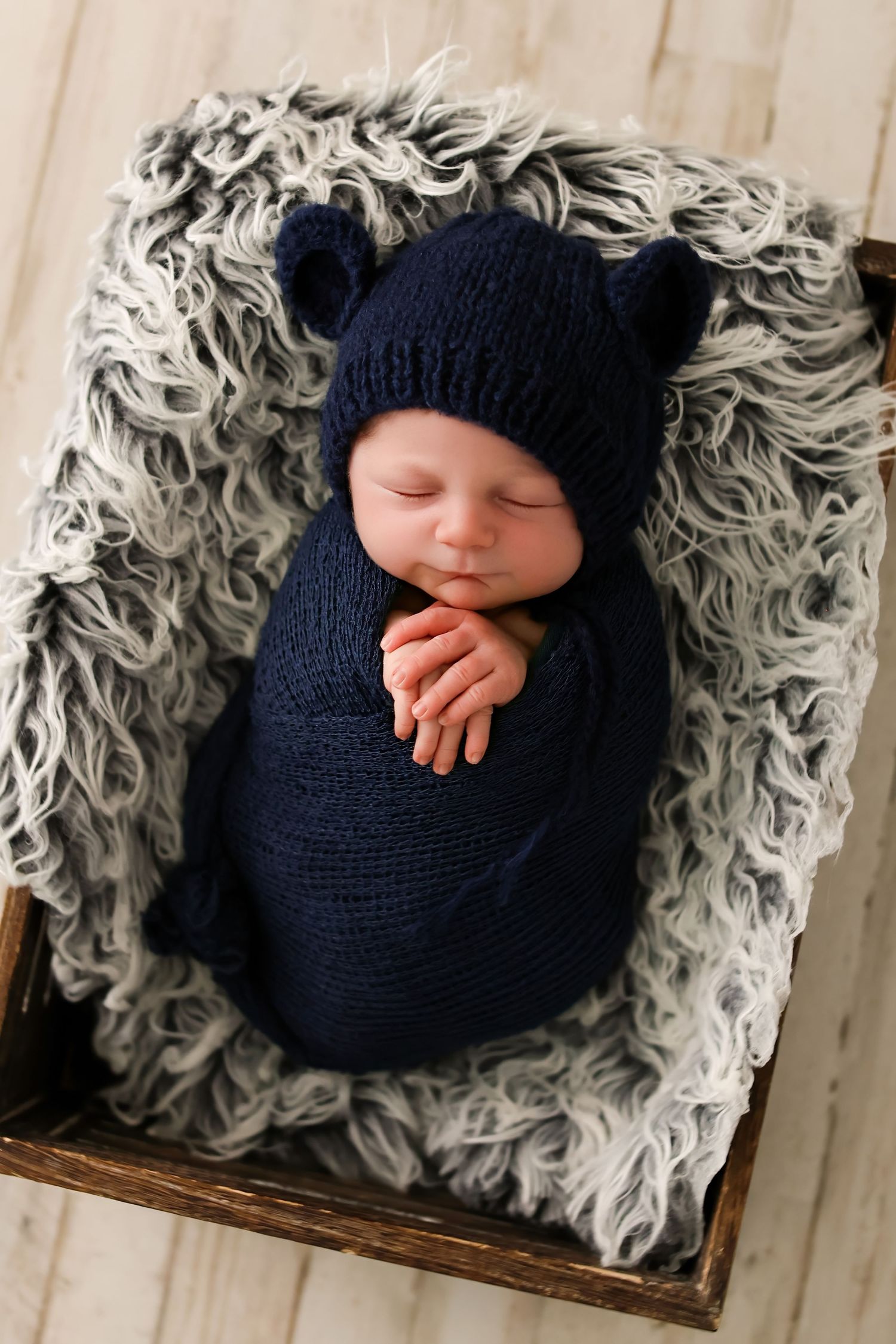 newborn-studio-photoshoot-bend-oregon-sleeping