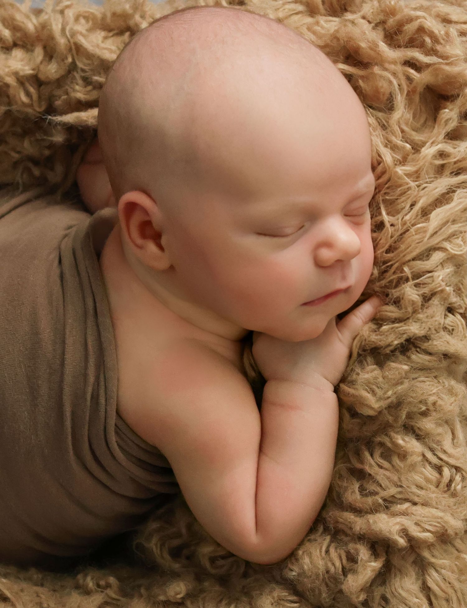 newborn-photography-boy-in-yellow-bend-oregon