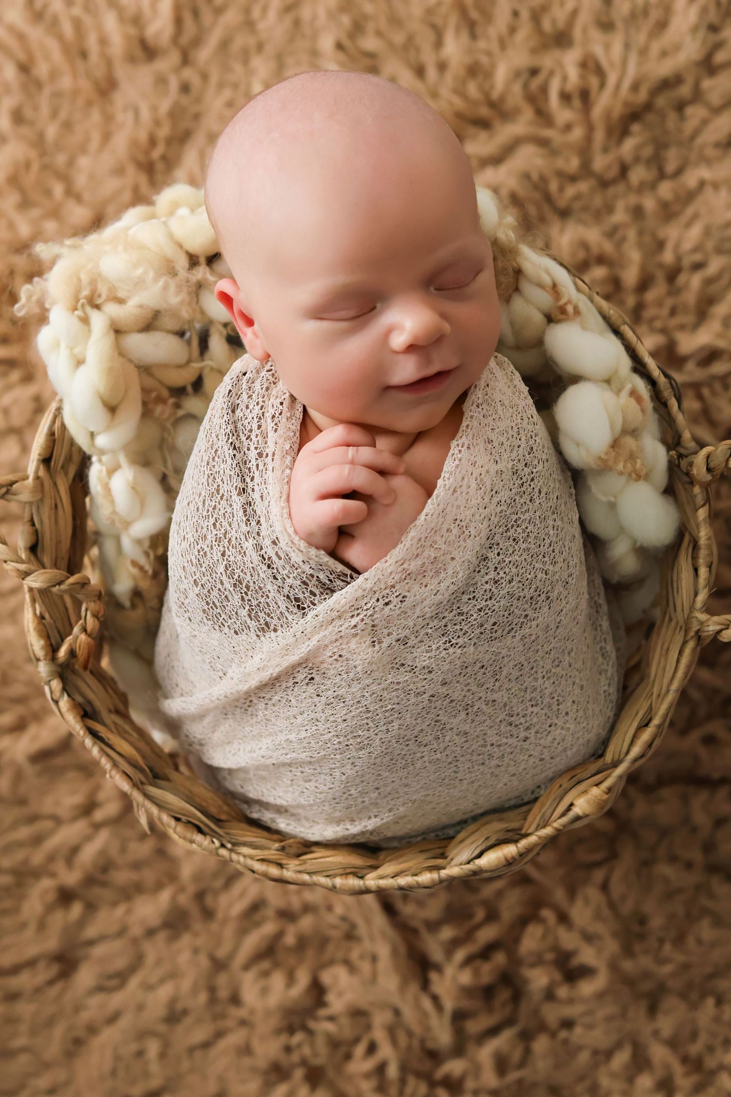 newborn-studio-photoshoot-bend-oregon-sleeping