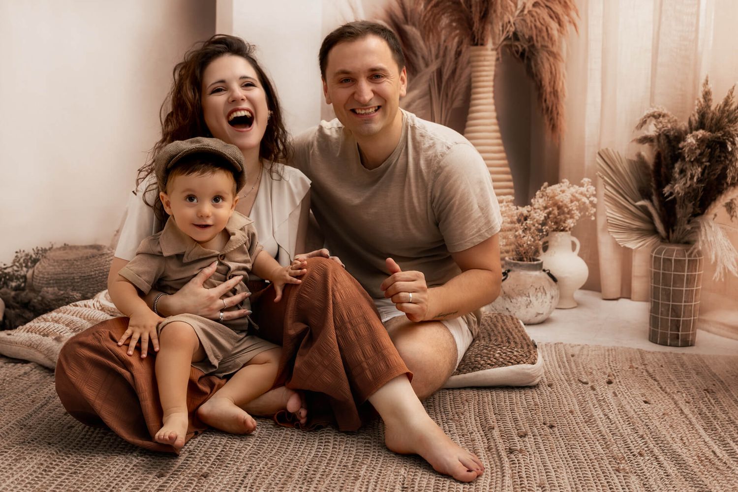fotografia di famiglia a bruino torino. studio fotografico dedicato alla famiglia, gravidanza, bimbi , 4 zampe e coppie.