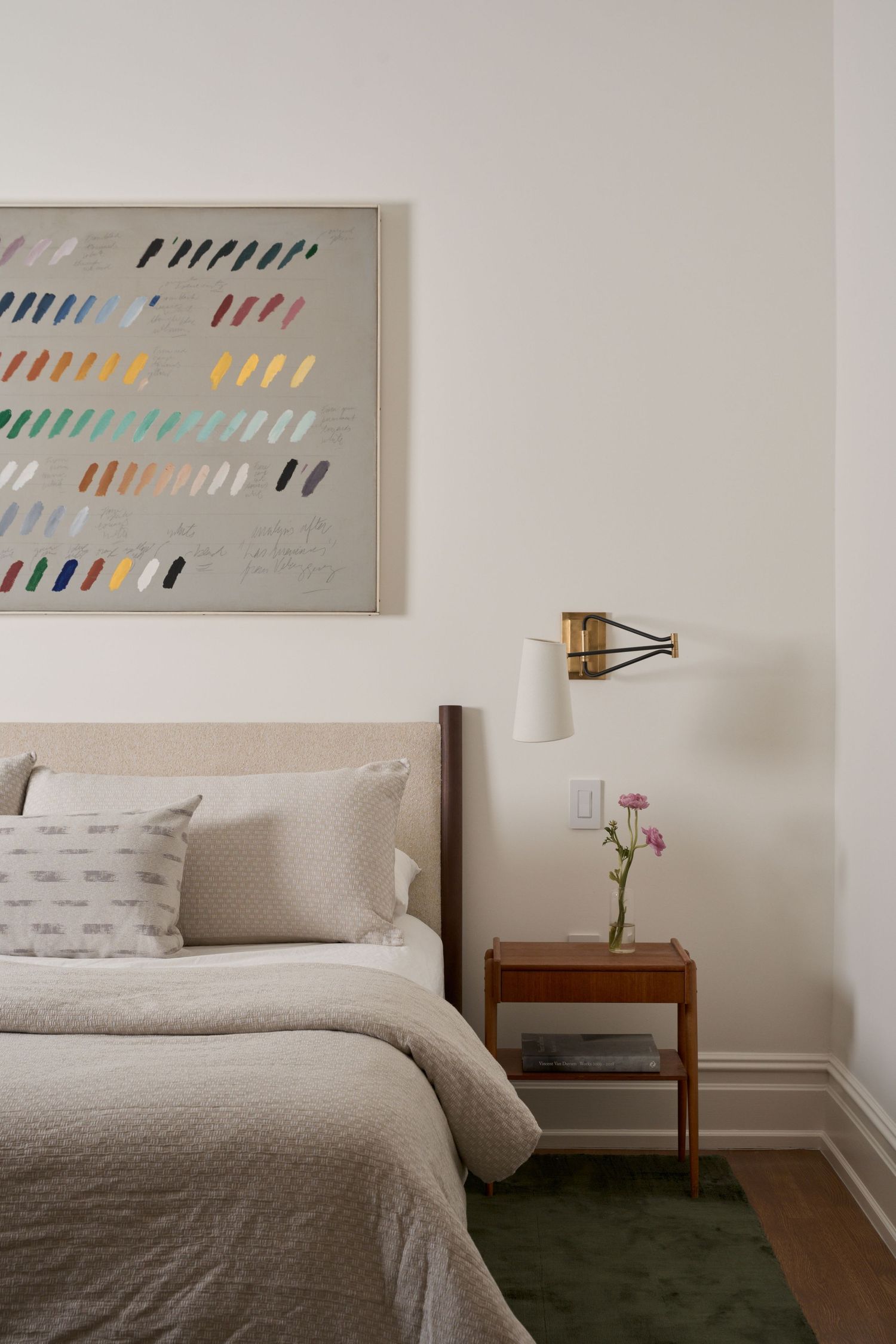 bedroom of a Lexington ave apartment, design by Varlands