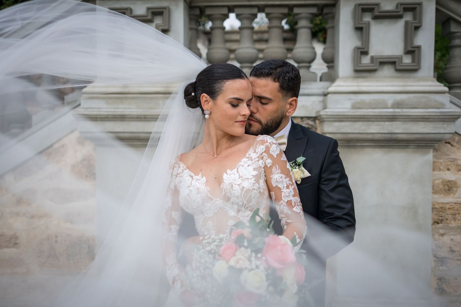 couple portrait session at Cottlesloe Civic Centre