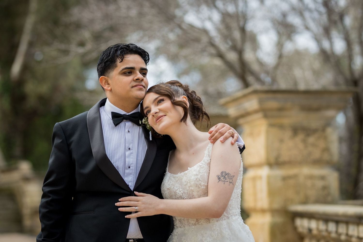 Couple portrait session at Caversham House, Swan valley celebrating their wedding