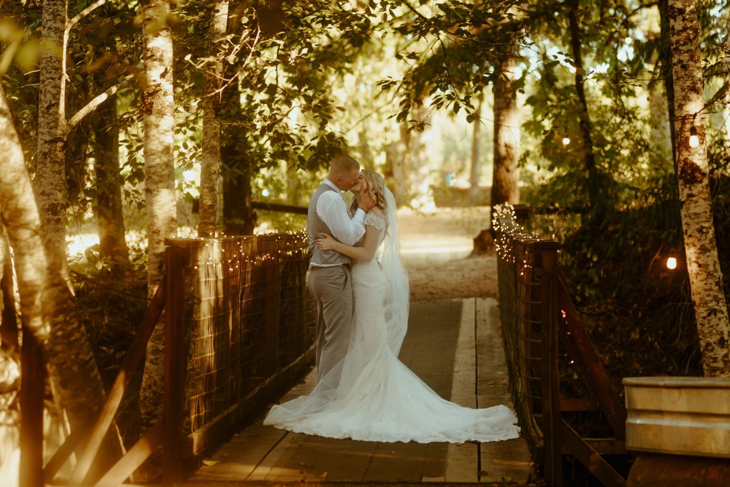Corvallis Oregon Wedding Photographer | Salem Oregon Wedding Photographer | Corvallis Oregon Creative Wedding Photographer |