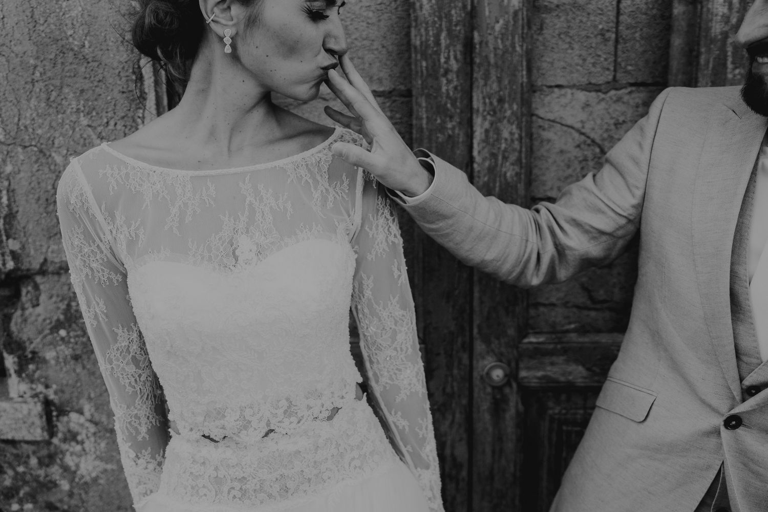 Portugal wedding photographers & videographers - alternative black and white candid wedding photo with playful vibe