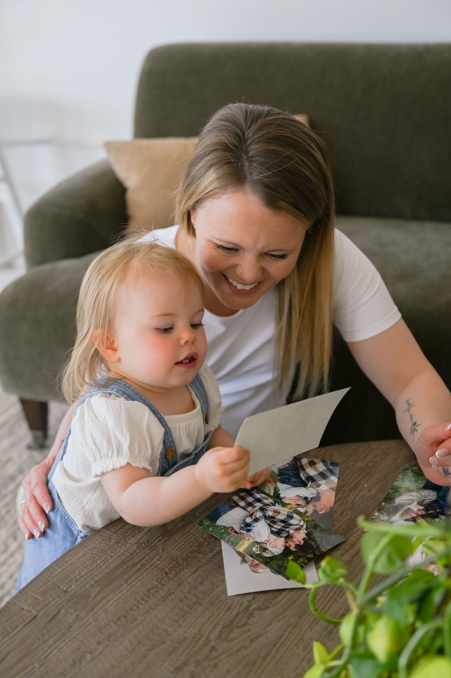 West Bend Wisconsin Family Photographer, Waukesha, Menomonee Falls, Sussex, Best Milwaukee Family Photographer, Cedarburg, Lifestyle Family