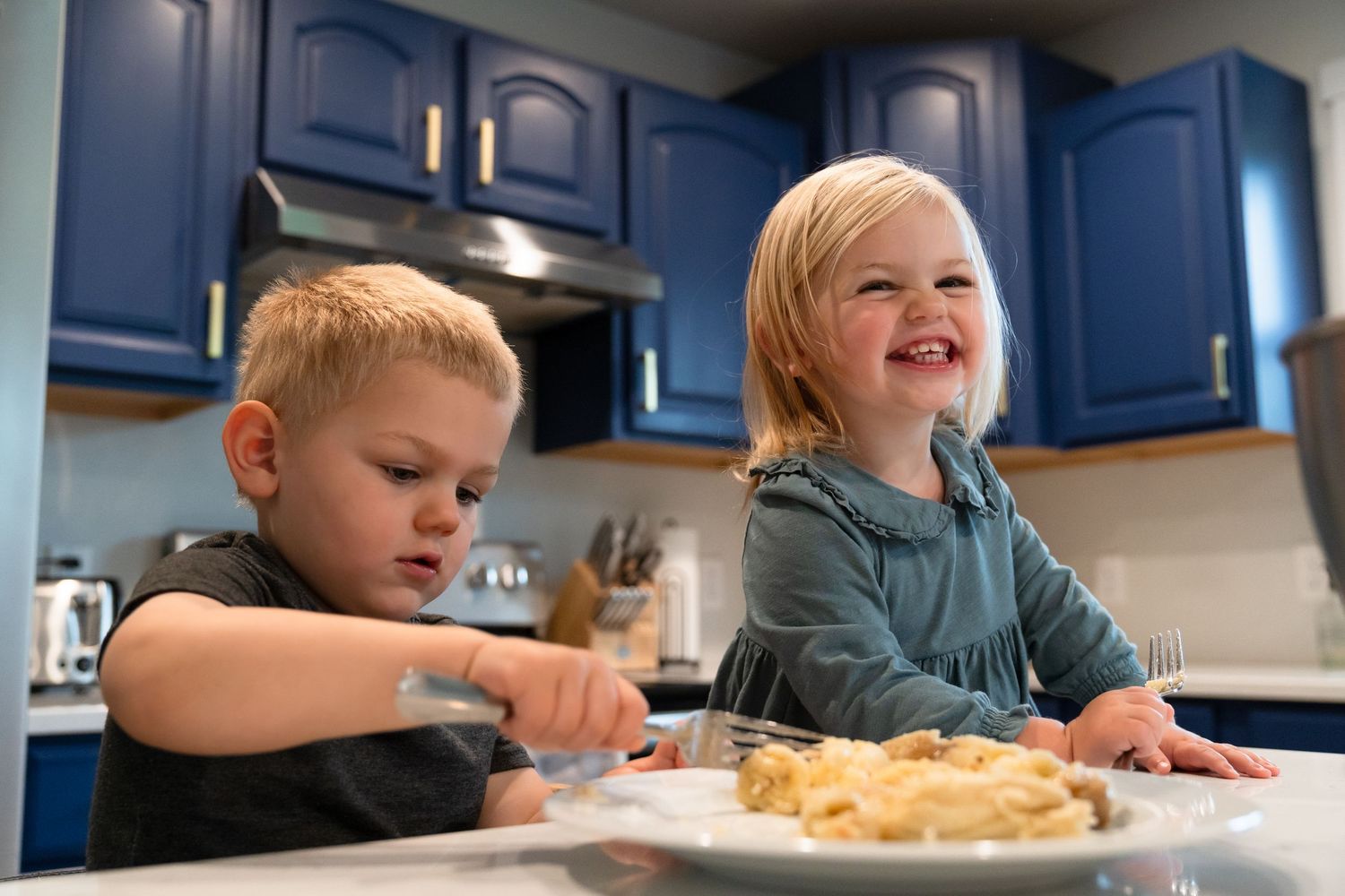Best Wisconsin lifestyle family photographer in West Bend, Kewaskum, Hartford, Richfield, Jackson, Cedarburg, Waukesha, Milwaukee, Sussex