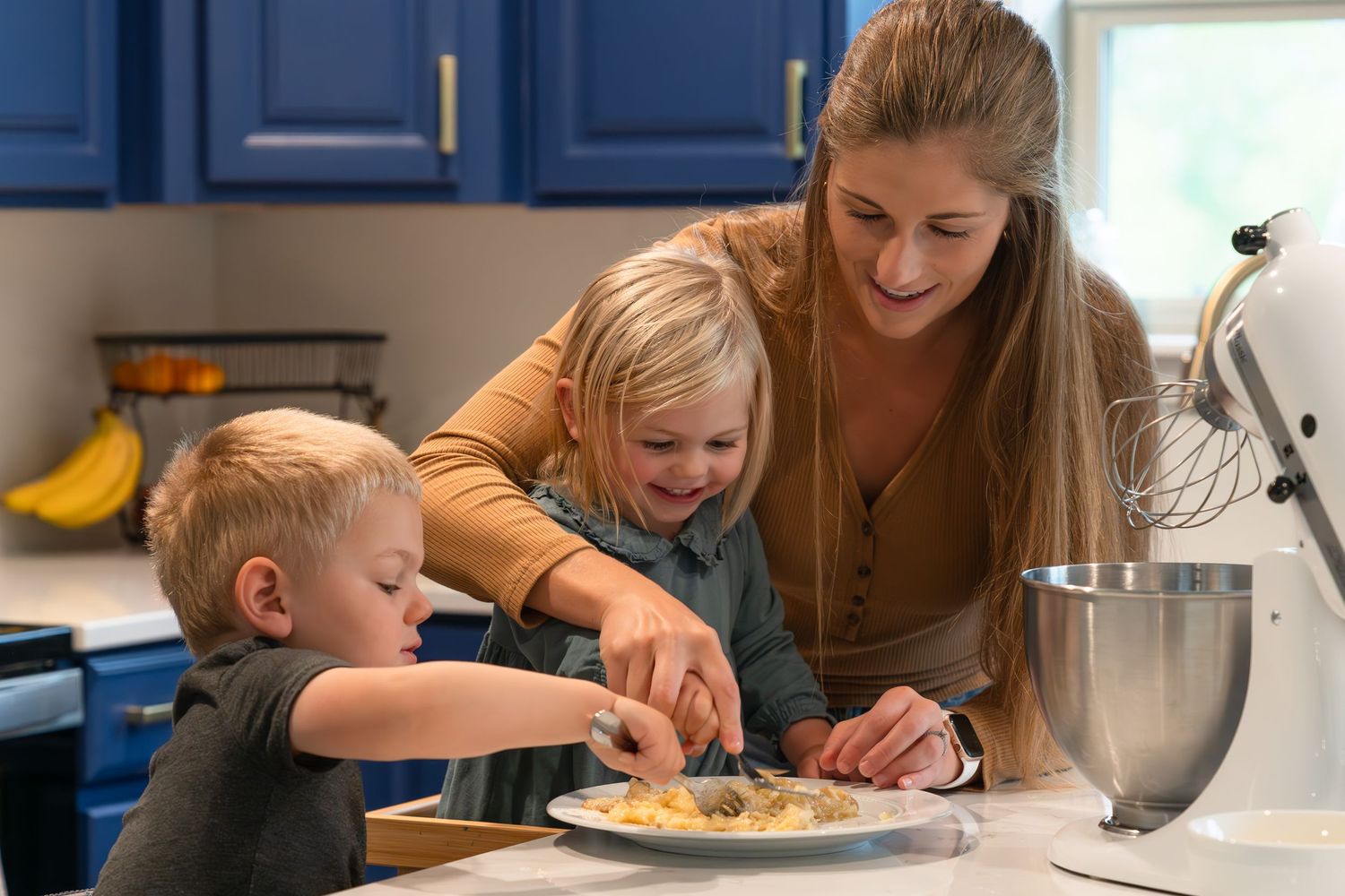 Best Wisconsin lifestyle family photographer in West Bend, Kewaskum, Hartford, Richfield, Jackson, Cedarburg, Waukesha, Milwaukee, Sussex