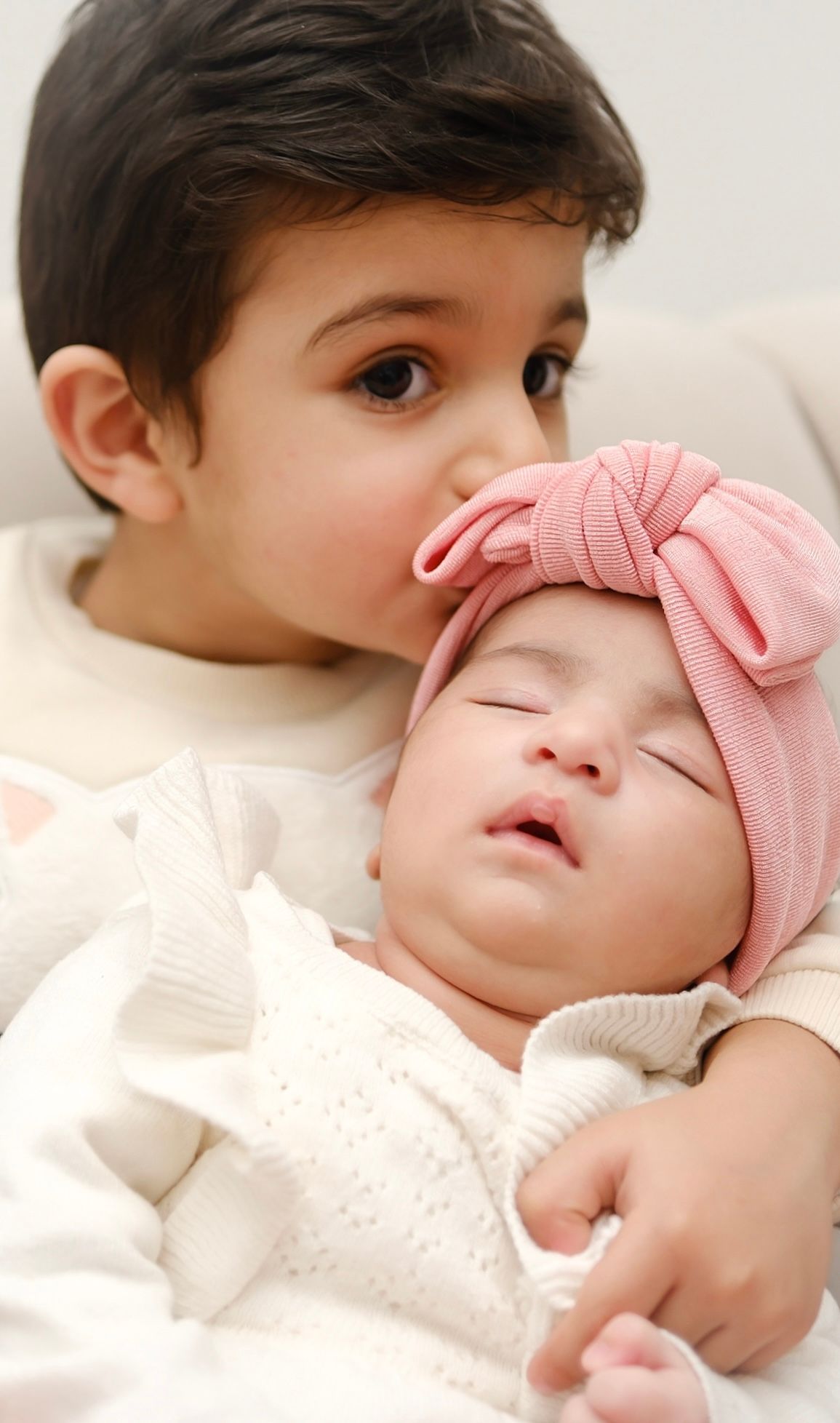 Sleeping newborn Toronto, photographer, majestystudios, greater toronto area, family, newborn portraits, lifestyle, home session, brampton