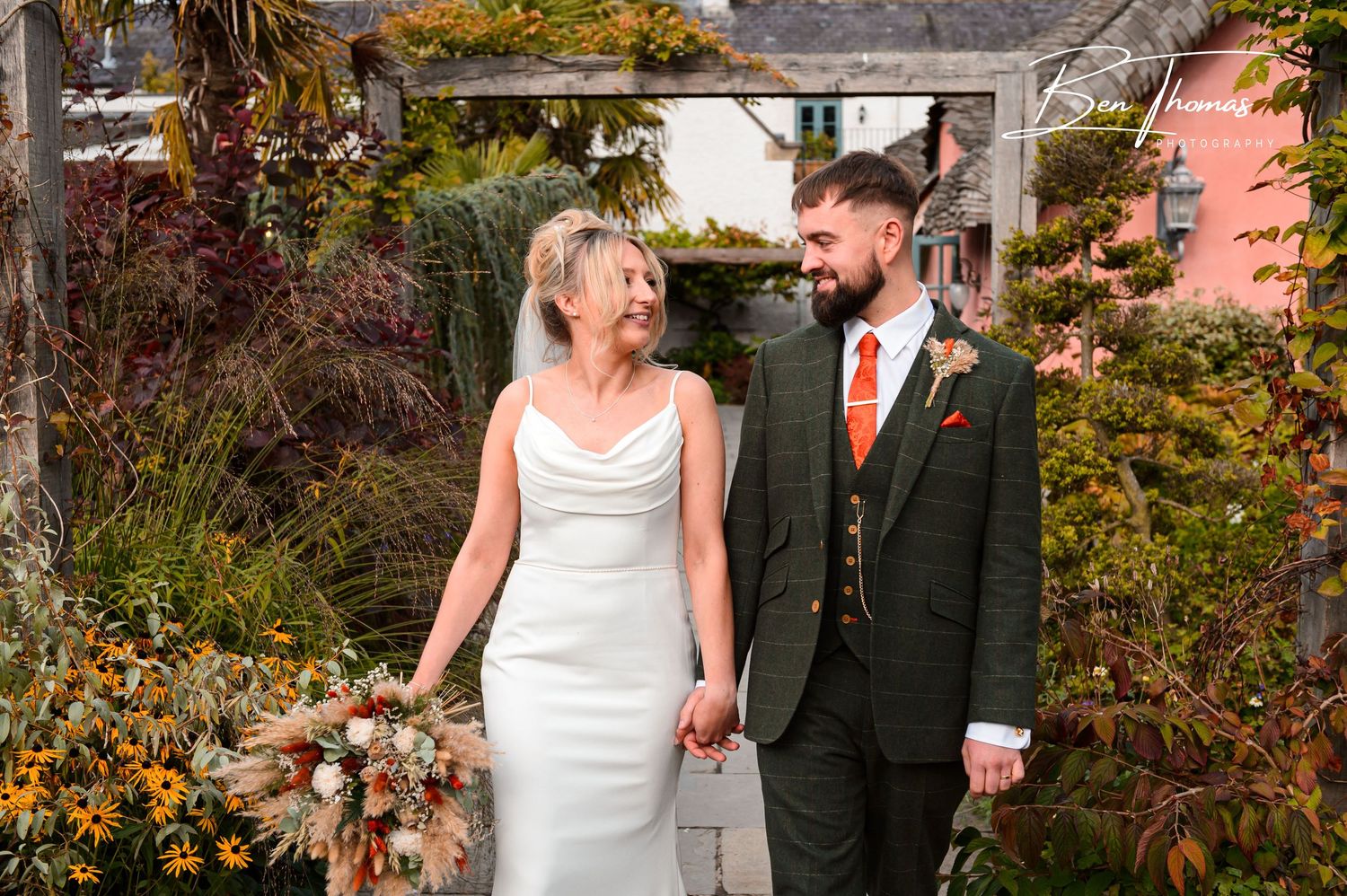 wedding photos le petit chateau. wedding photographer northumberland.