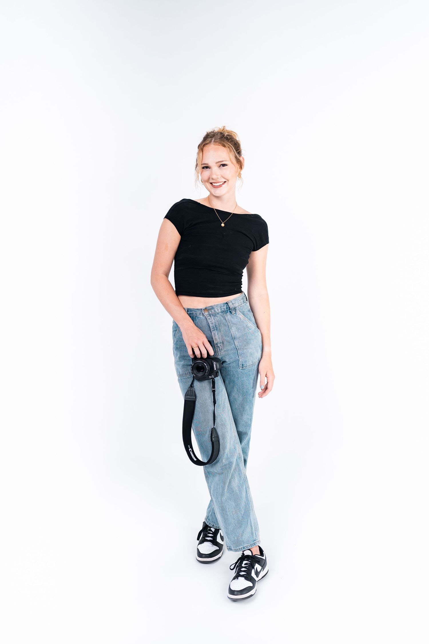 Senior and graduation photography in Portland, Lake Oswego, Beaverton, Tigard, West Linn, and Vancouver WA by Alyssa Hughes Photography.