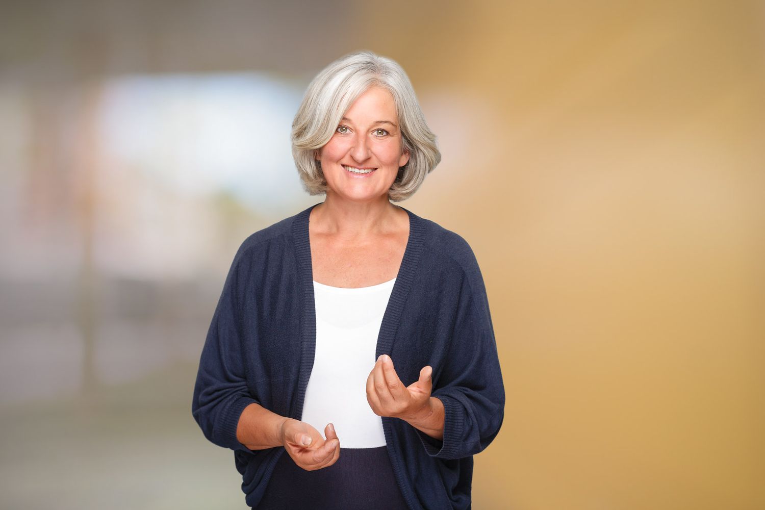 Authentisches Businessportrait von Mitarbeiter im einheitlichen Look