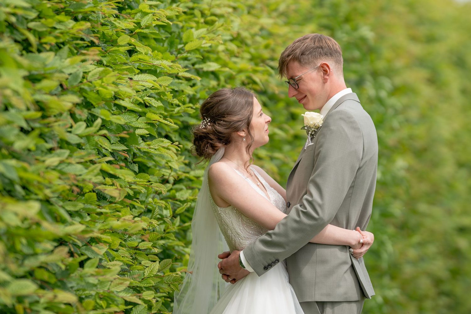 un peu de repos pour le maréi et la mariée, loin du tumule des festivités