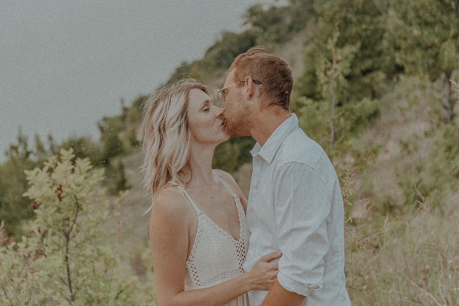Empire Bluff Trail Engagement Session / Adeva Rae Photography / Ohio Wedding Photographer
