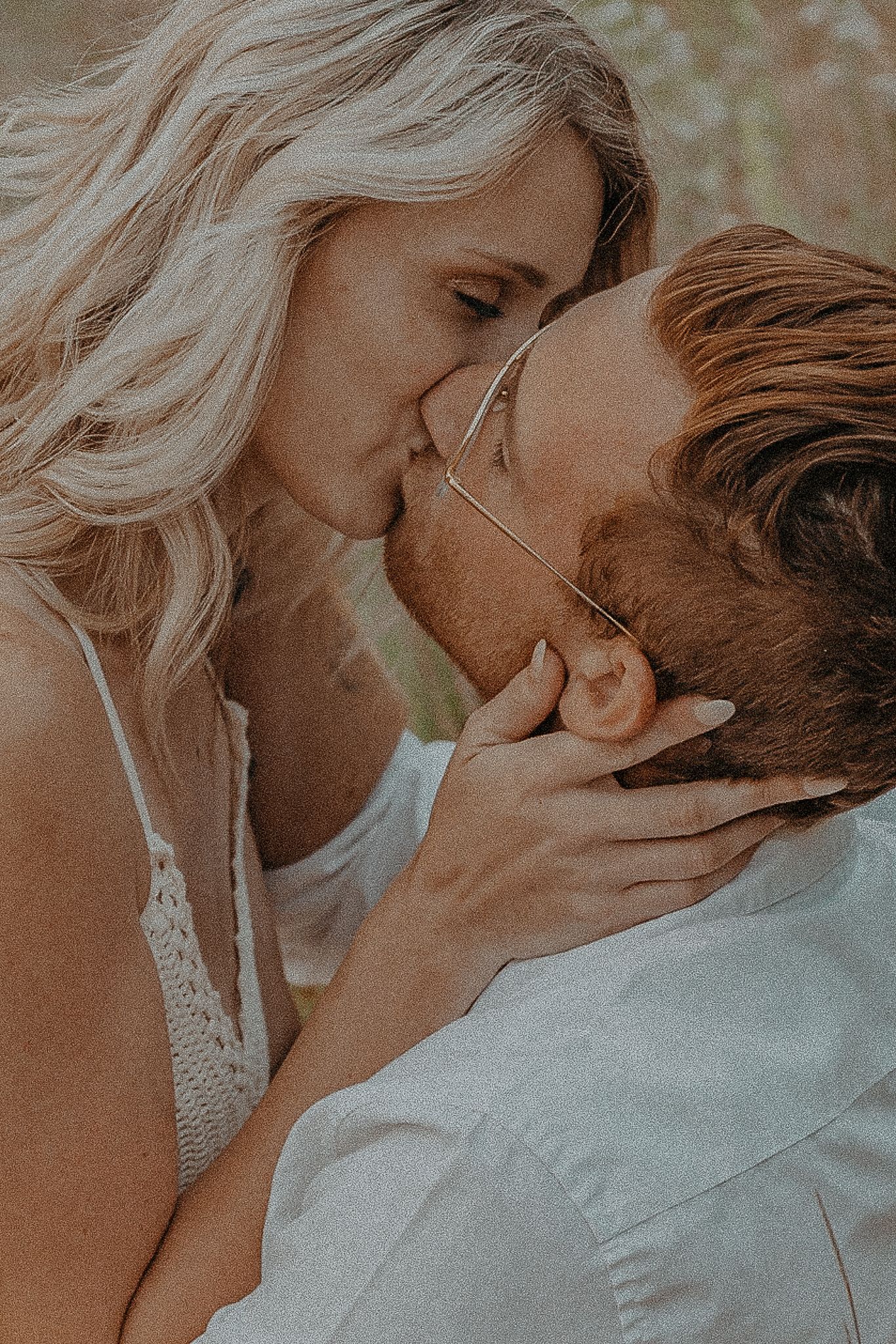 Empire Bluff Trail Engagement Session / Adeva Rae Photography / Ohio Wedding Photographer