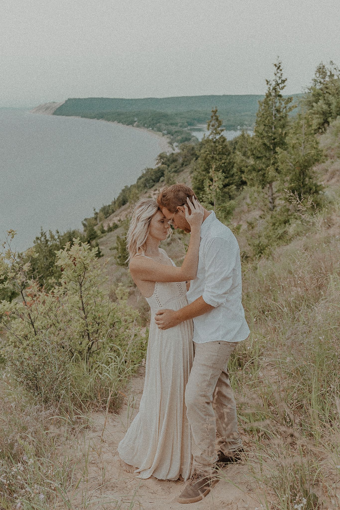 Empire Bluff Trail Engagement Session / Adeva Rae Photography / Ohio Wedding Photographer