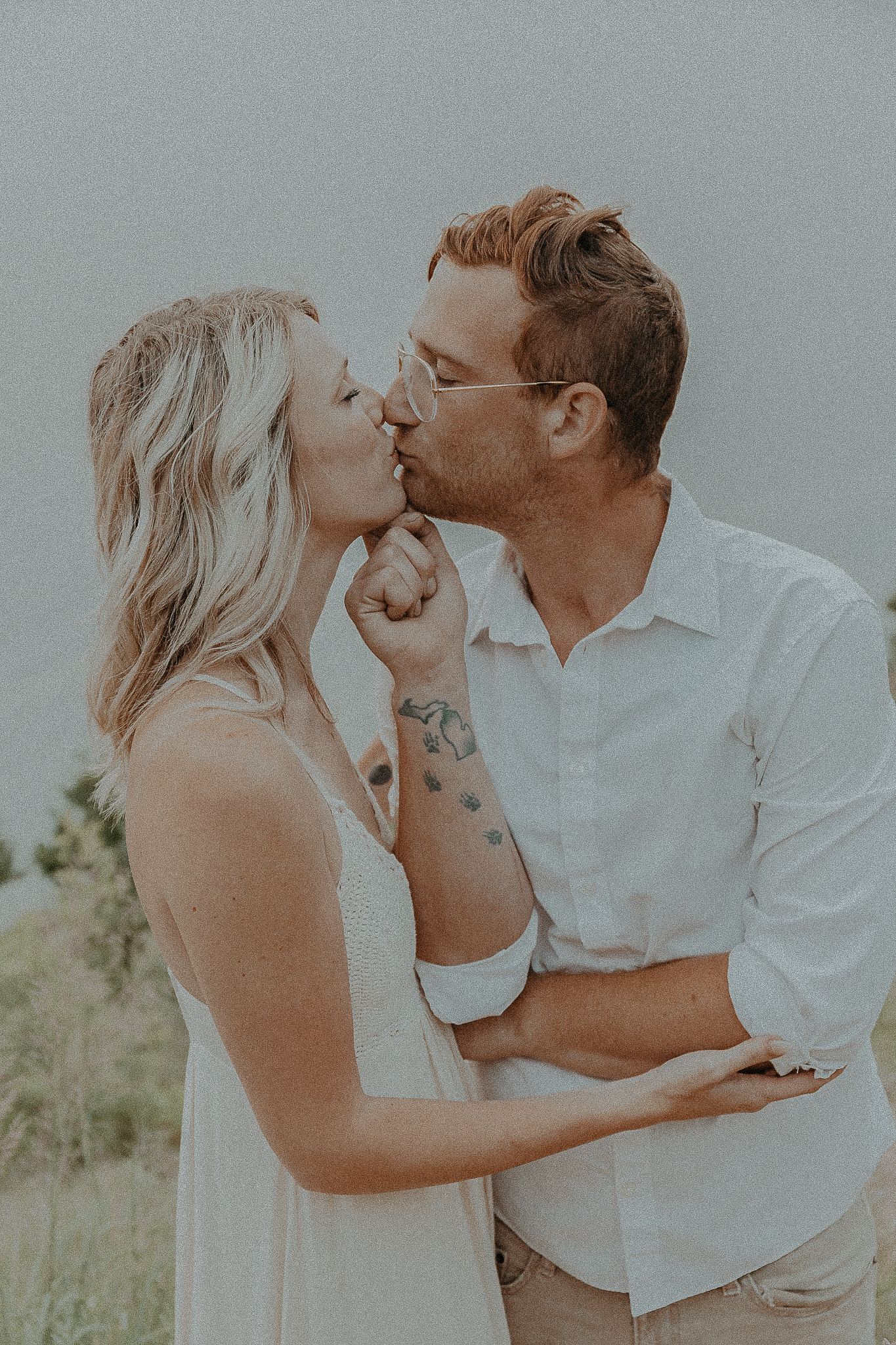 Empire Bluff Trail Engagement Session / Adeva Rae Photography / Ohio Wedding Photographer