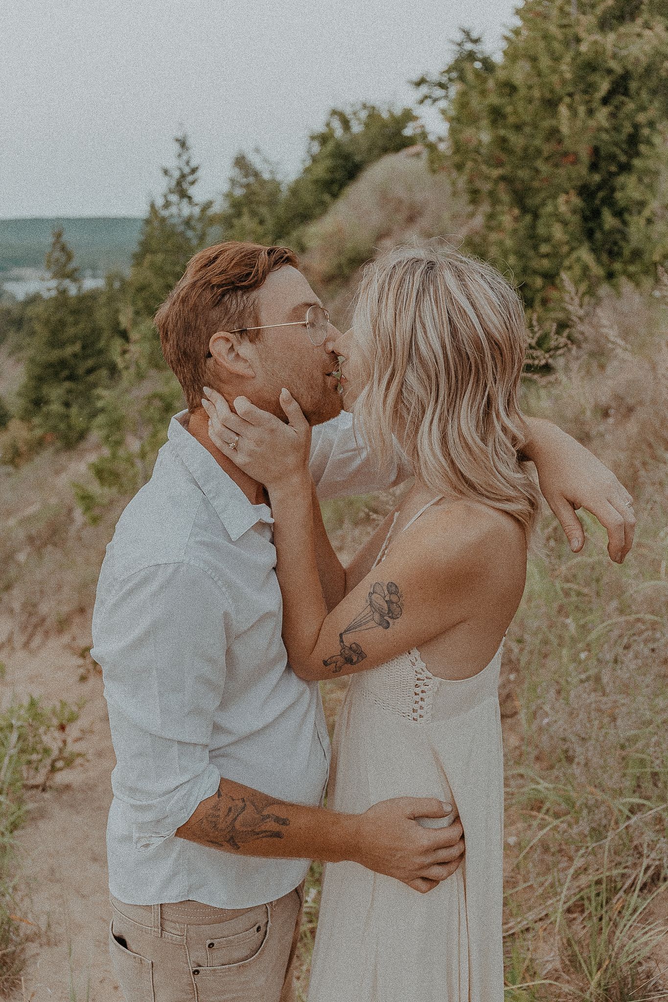 Empire Bluff Trail Engagement Session / Adeva Rae Photography / Ohio Wedding Photographer