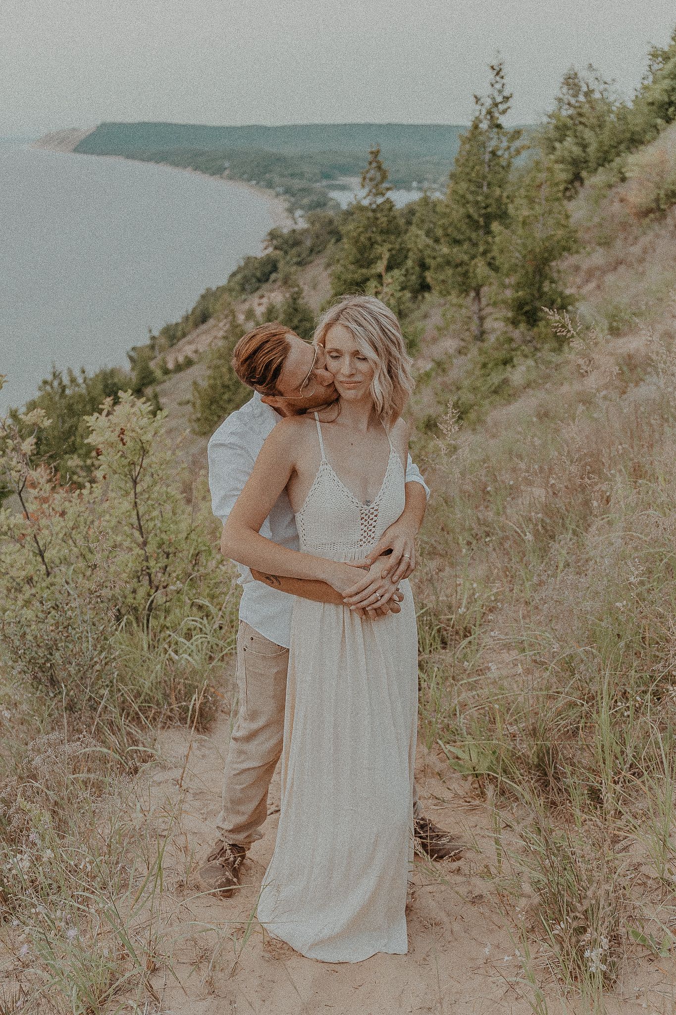 Empire Bluff Trail Engagement Session / Adeva Rae Photography / Ohio Wedding Photographer