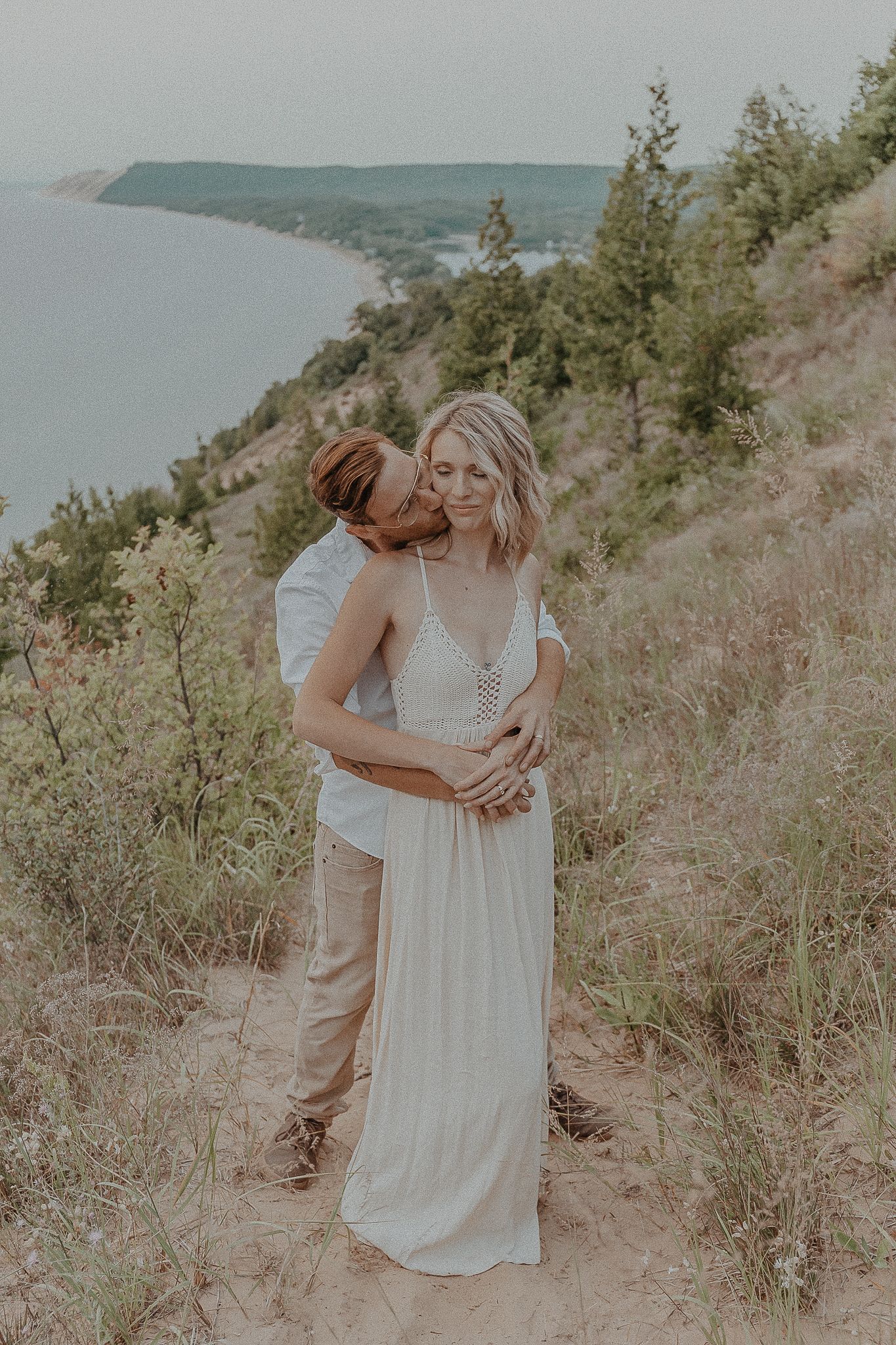 Empire Bluff Trail Engagement Session / Adeva Rae Photography / Ohio Wedding Photographer