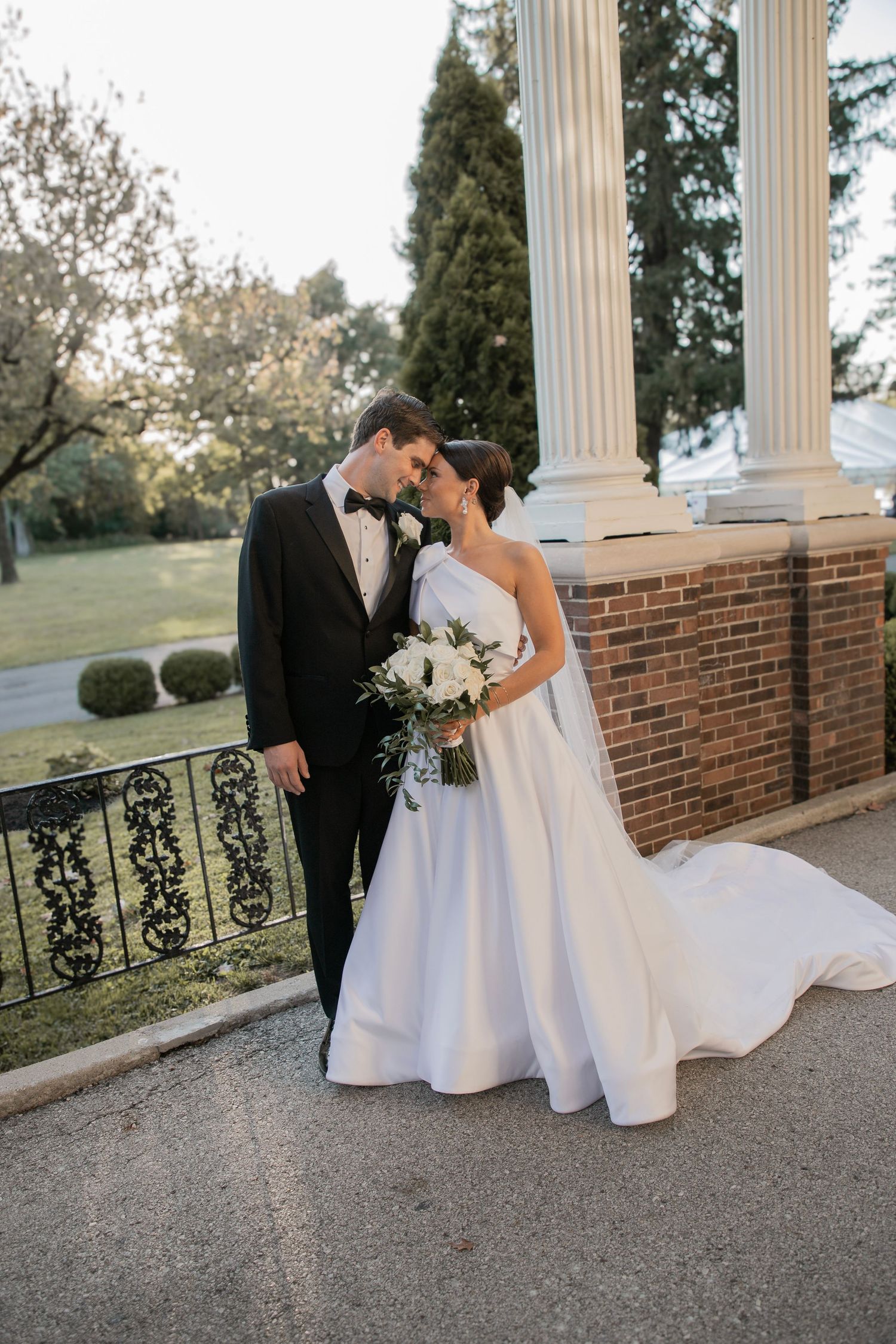 The Louisville Boat Club Wedding, Louisville, Kentucky - Adeva Rae Photography