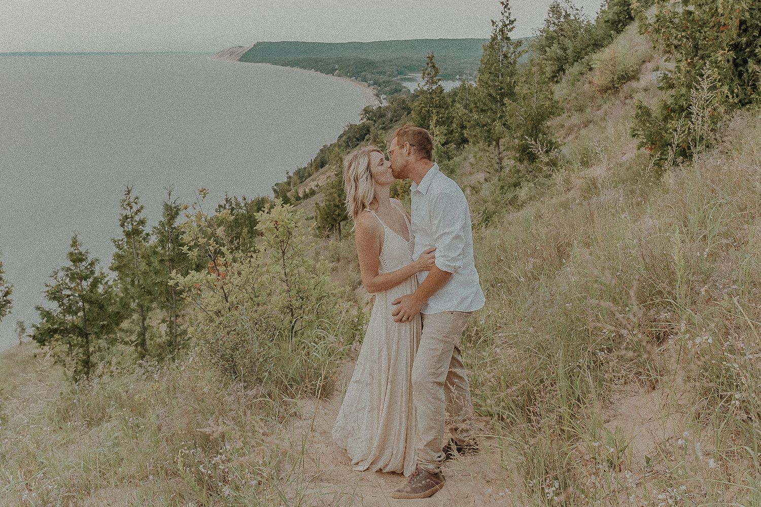 Empire Bluff Trail Engagement Session / Adeva Rae Photography / Ohio Wedding Photographer