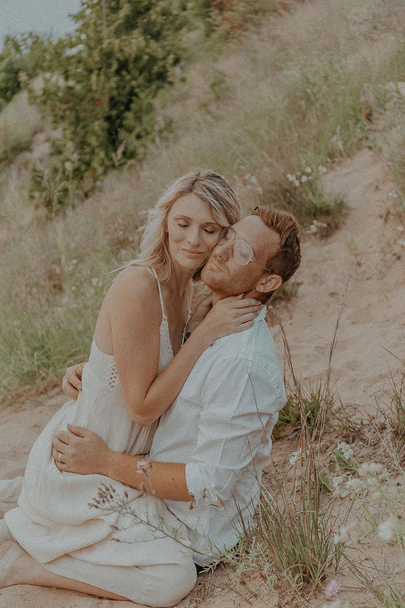 Empire Bluff Trail Engagement Session / Adeva Rae Photography / Ohio Wedding Photographer