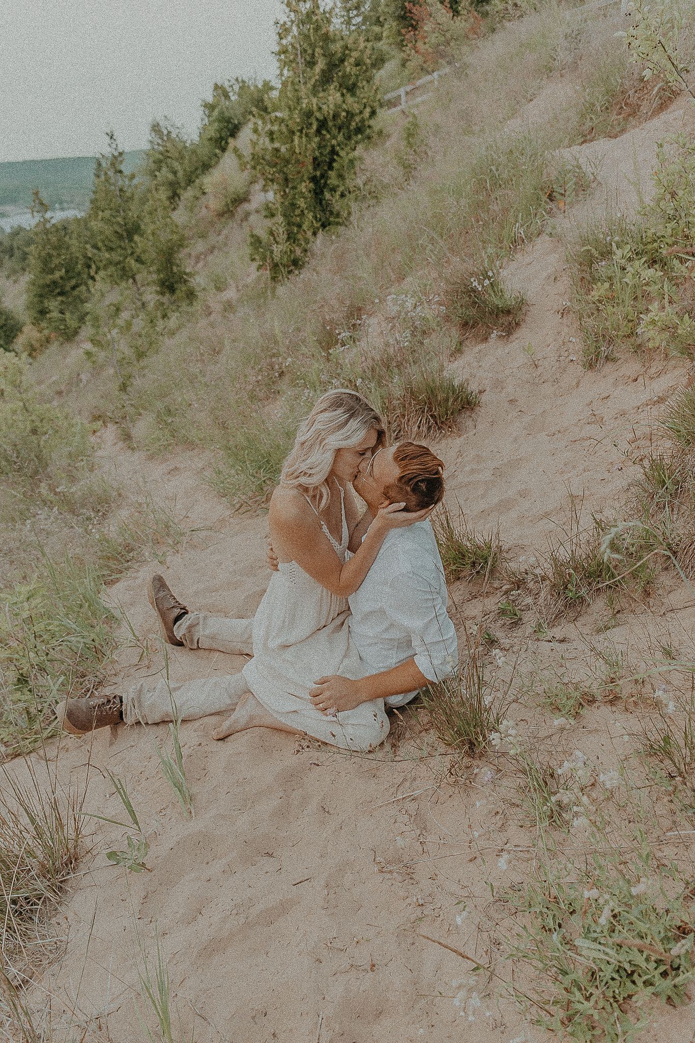 Empire Bluff Trail Engagement Session / Adeva Rae Photography / Ohio Wedding Photographer