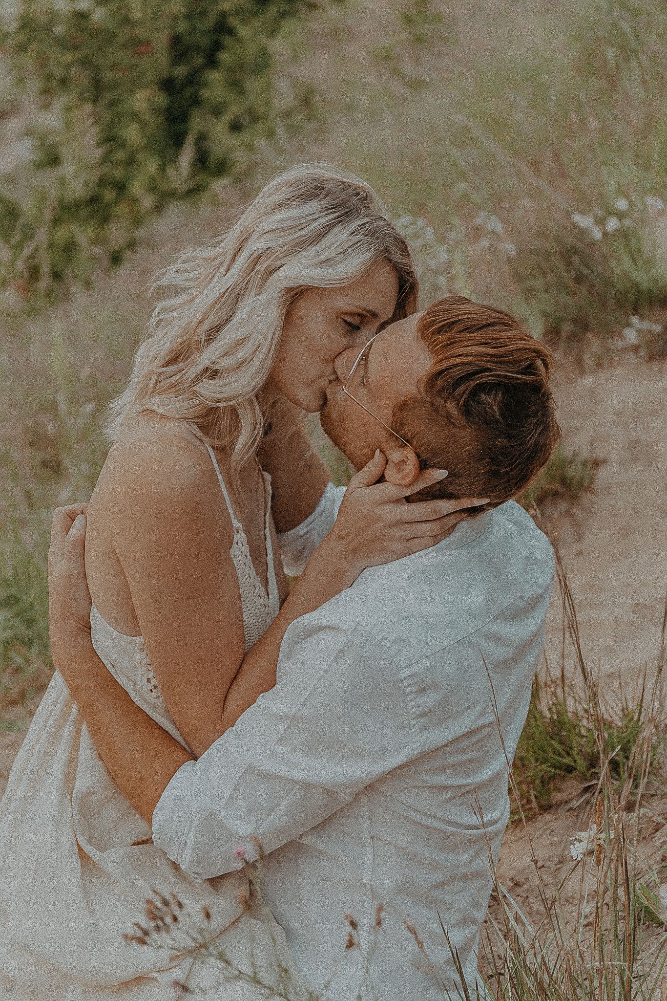 Empire Bluff Trail Engagement Session / Adeva Rae Photography / Ohio Wedding Photographer