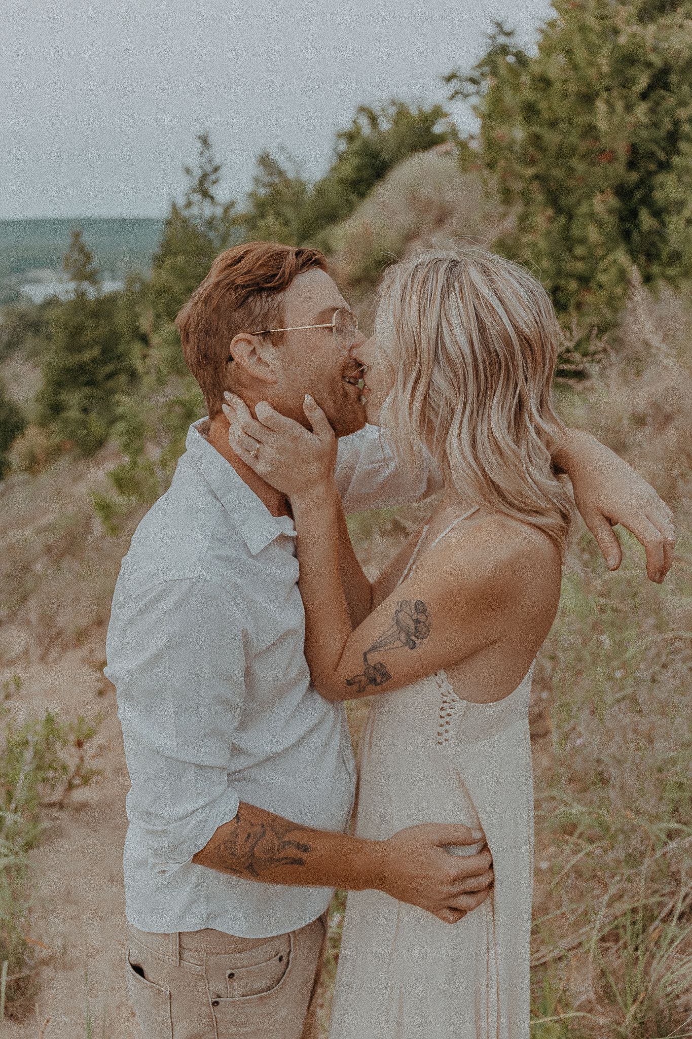 Empire Bluff Trail Engagement Session / Adeva Rae Photography / Ohio Wedding Photographer